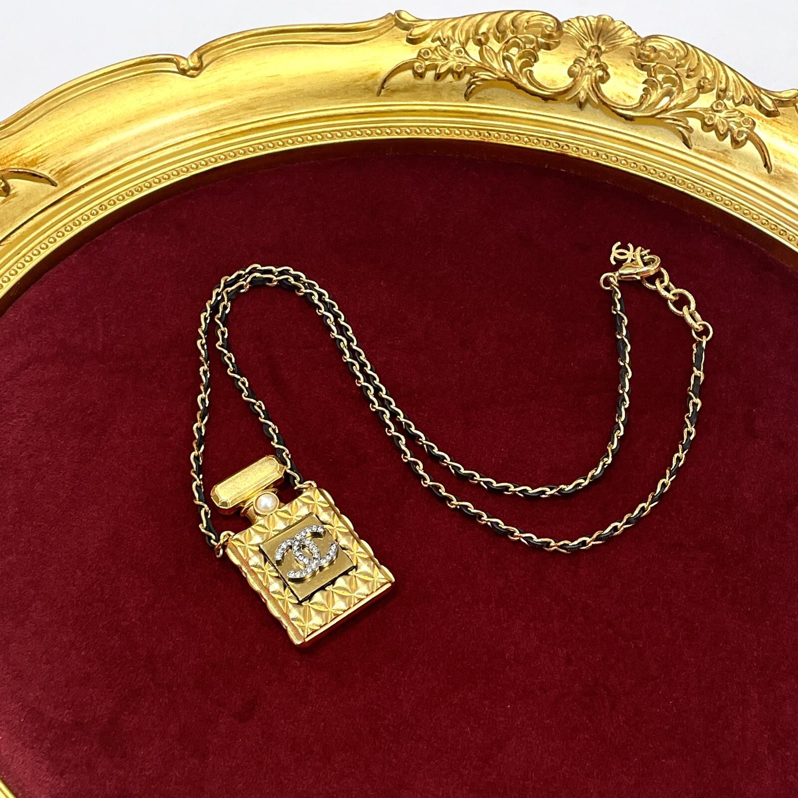 99%NEW二手CHANEL NECKLACE,  BA4482, 金色香水樽,水鑽CC 皮穿鏈, #香奈兒頸鏈 #香榭站正品