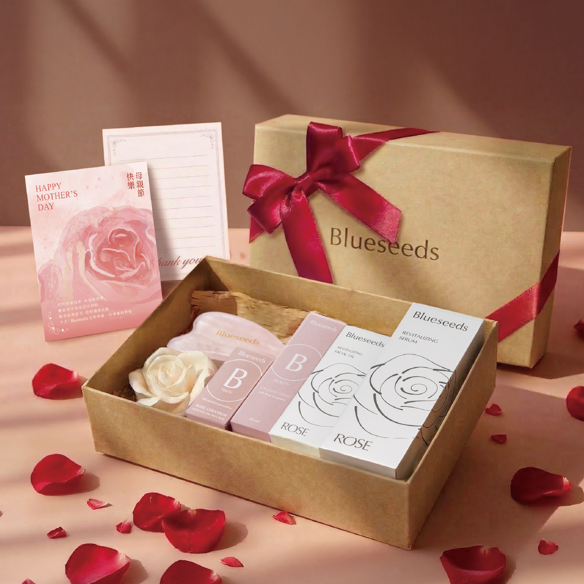 【玫瑰尊寵禮盒】玫瑰天竺葵精油10ml+玫瑰精油露30ml+玫瑰活膚液100ml+玫瑰天竺葵護手霜30ml+粉晶刮板+玫瑰擴香石+卡片