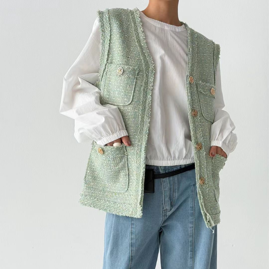 薄荷奶昔V領小香風織紋排釦背心 / 4色