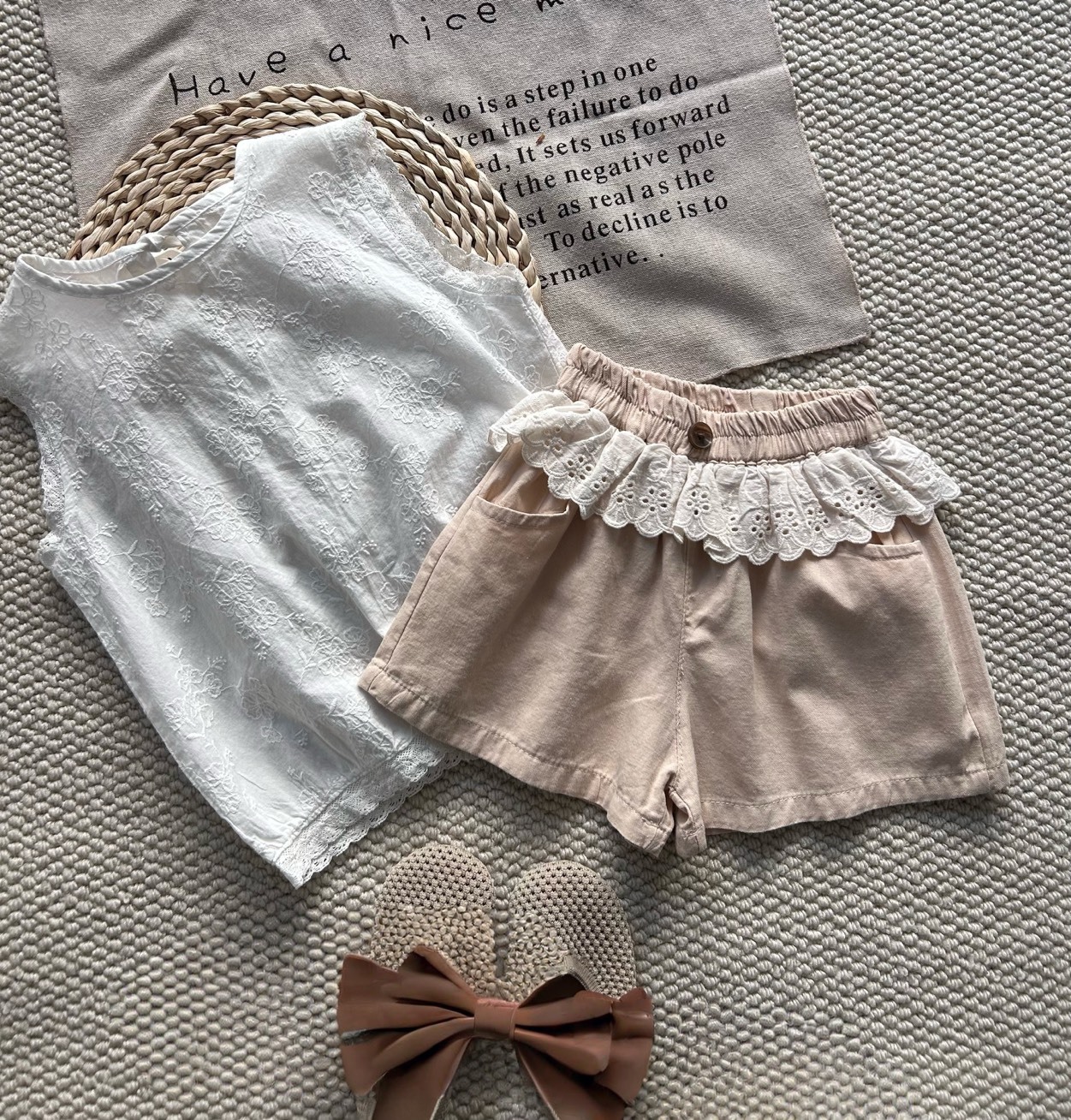 緹花邊休閒短褲