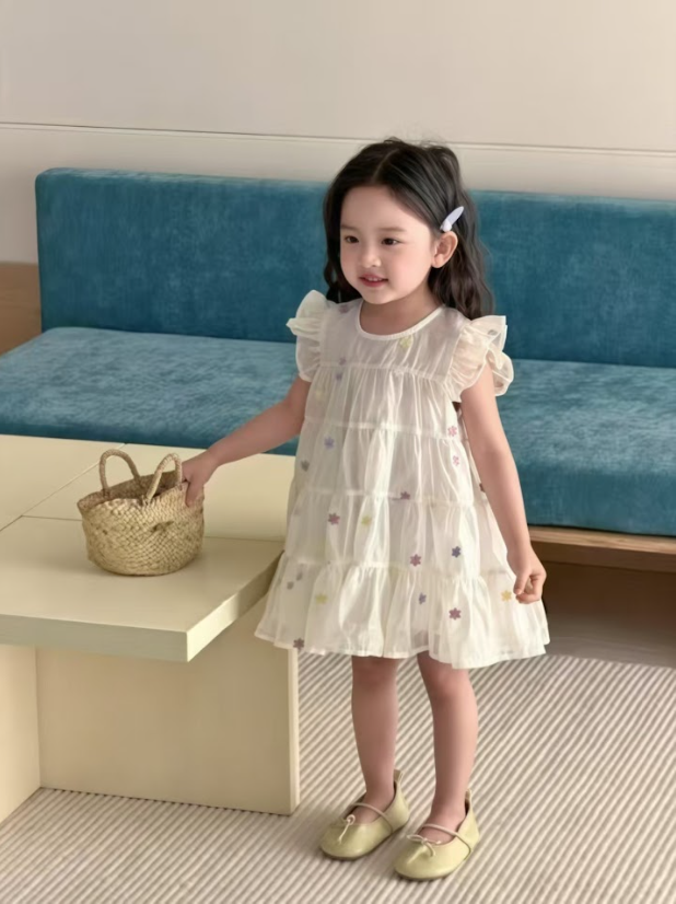 BYC03D049WE 白色刺繡花花飛袖蛋糕裙