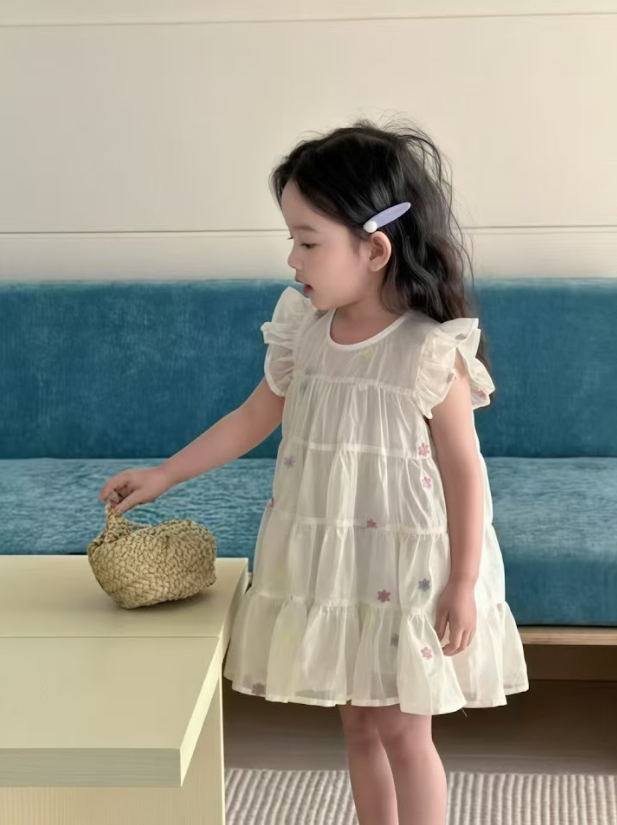 BYC03D049WE 白色刺繡花花飛袖蛋糕裙