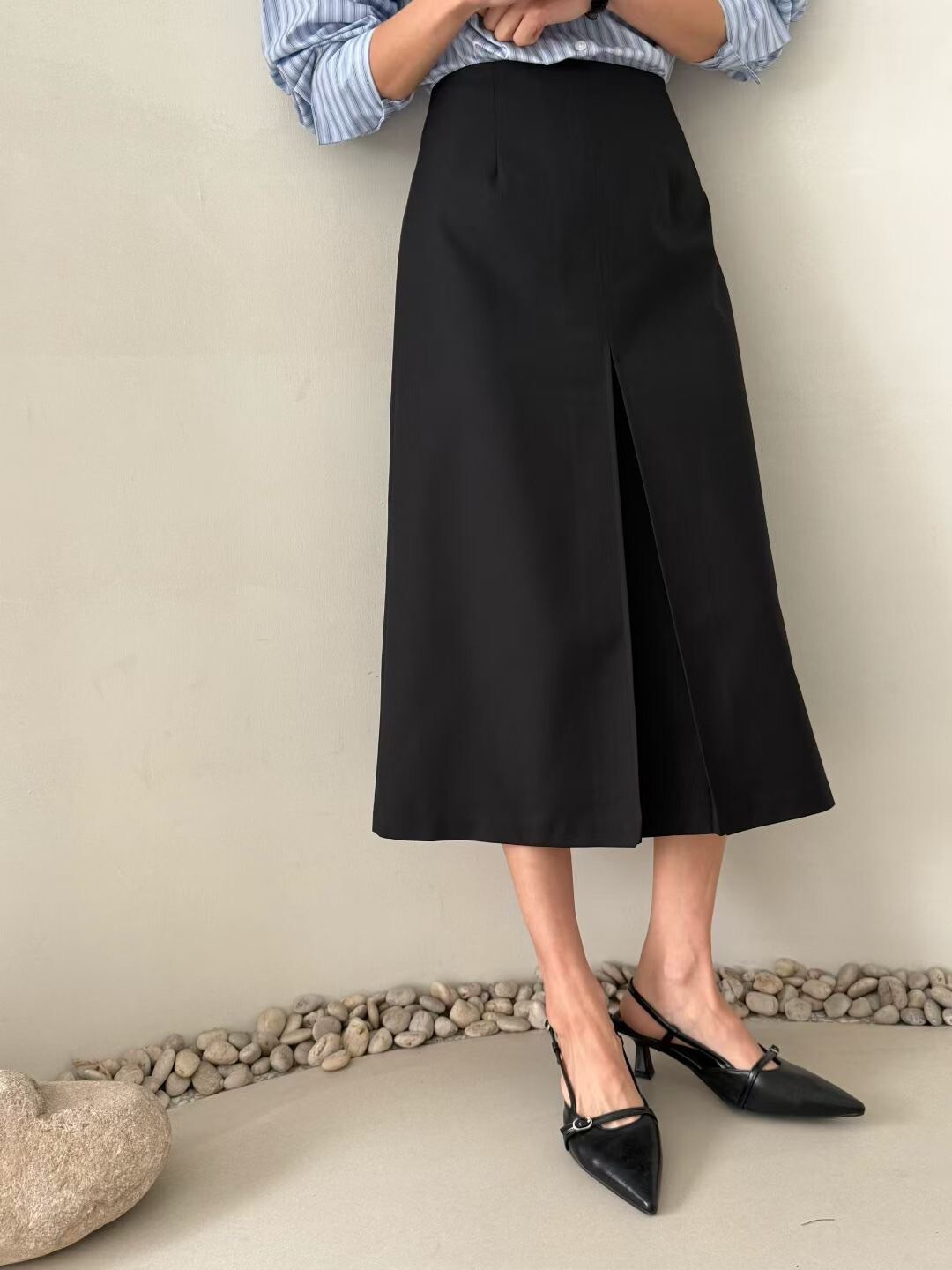 經典黑前壓摺造型A字傘擺長裙-S-M
