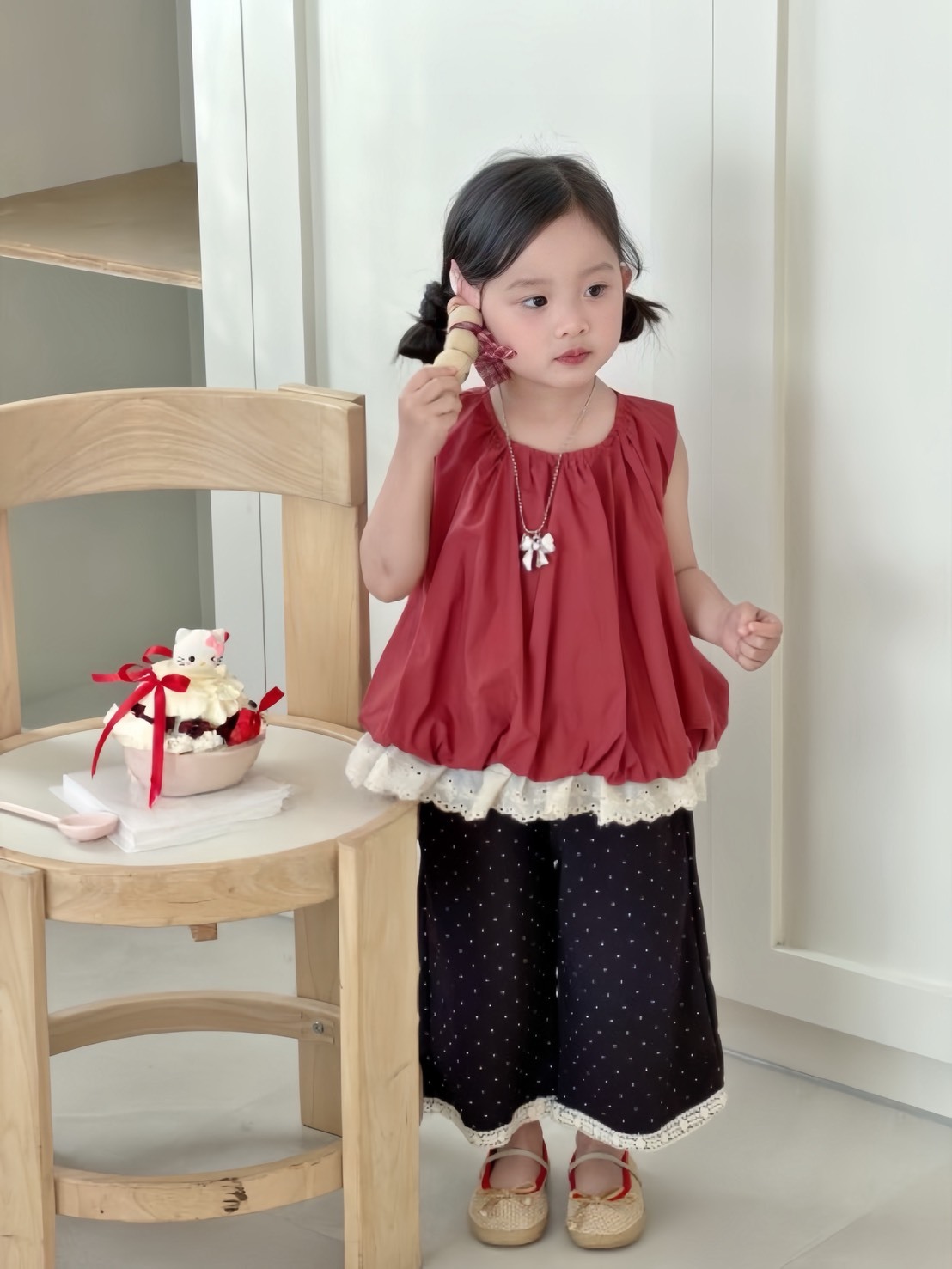 甜美蕾絲邊無袖套裝