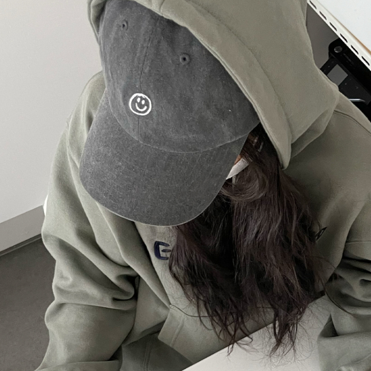 韓國 ooowl 經典笑臉刺繡丹寧老帽 水洗灰