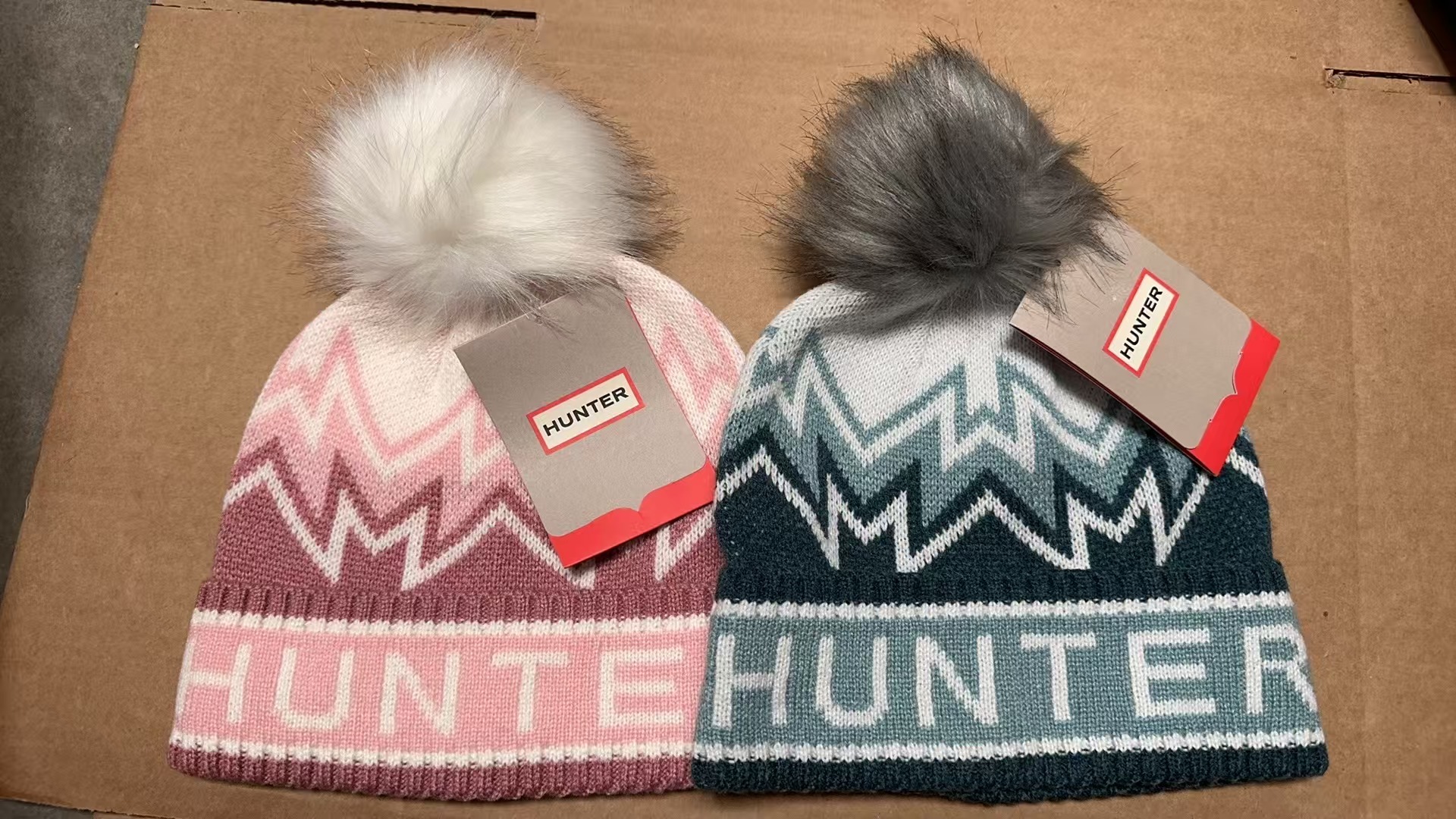 【直播】Hunter LX032062 毛球針織帽