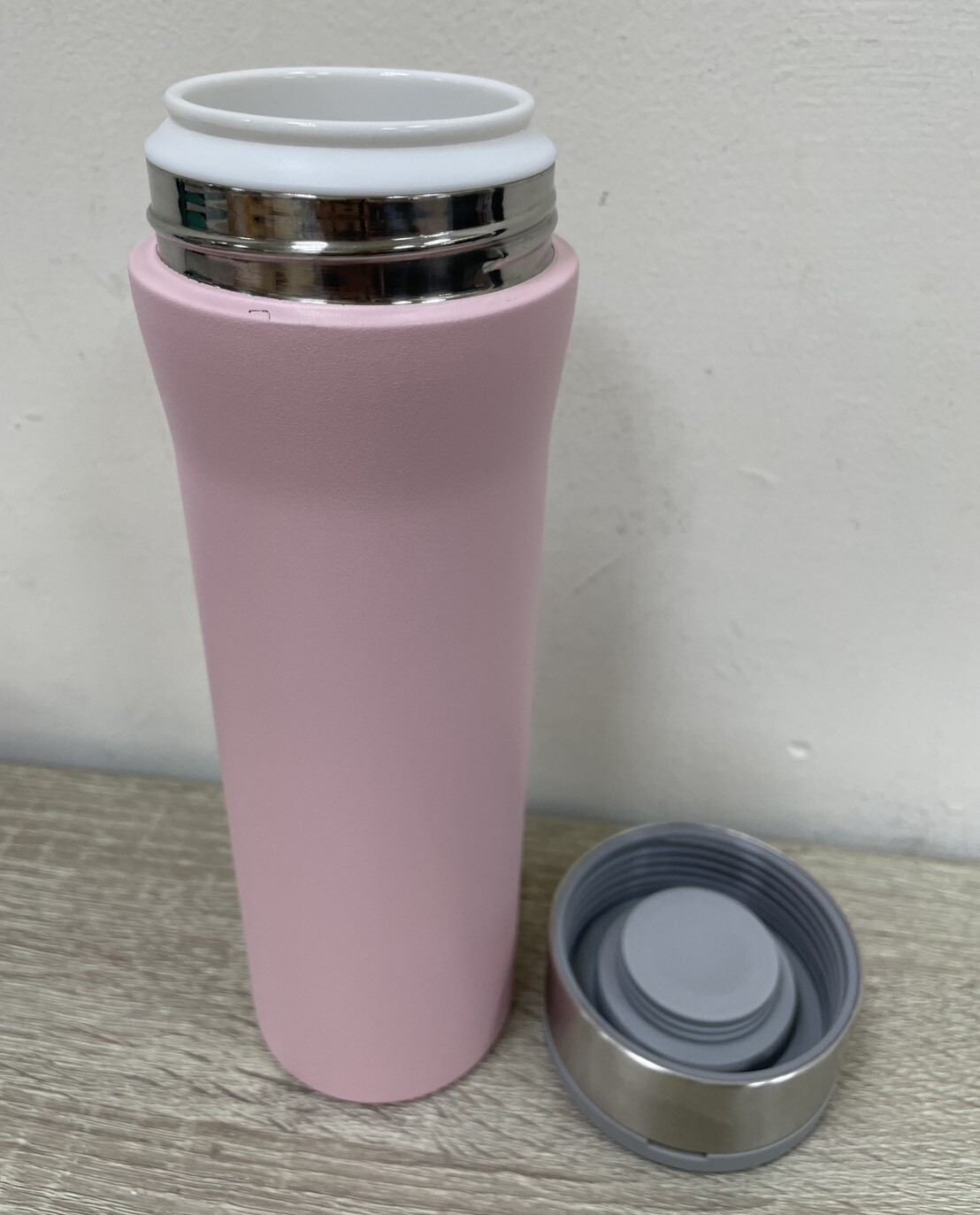 【福利瑕疵品售出，概不退換】芯動杯 550ml 櫻花粉