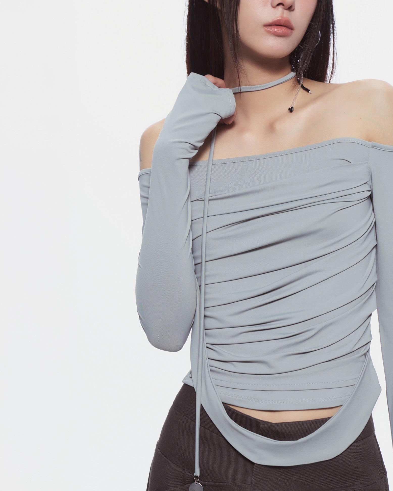 【預購】越南女裝品牌 BUNNYHILL MELVIN LONG SLEEVE TOP 肩部鏤空長袖上衣 (BLUE GREY/BLACK)