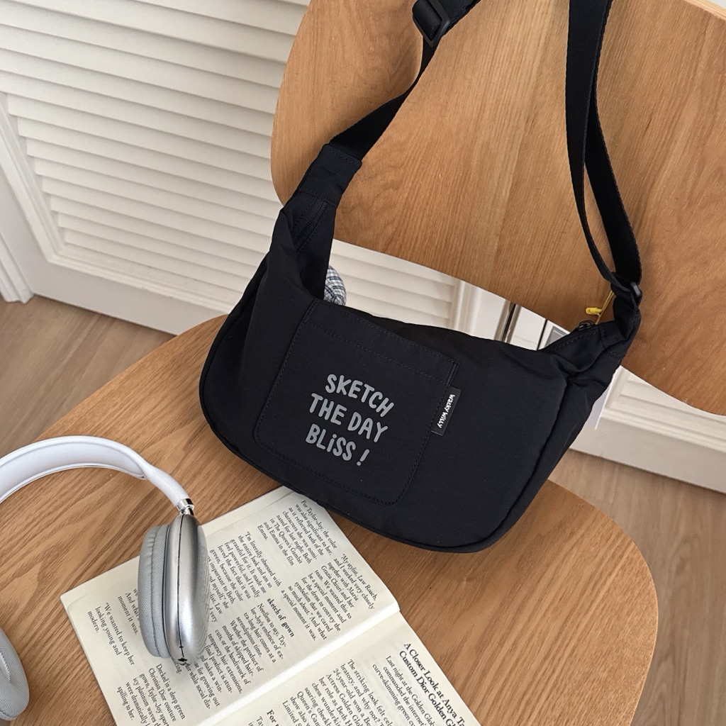 （現貨）韓牌  Wacky willy 貼布logo 側背包 WA2601CB10