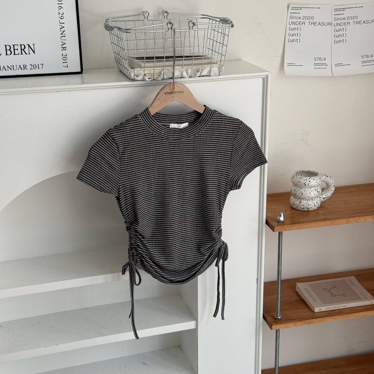 2206  側邊抽繩條紋短版上衣 (R)