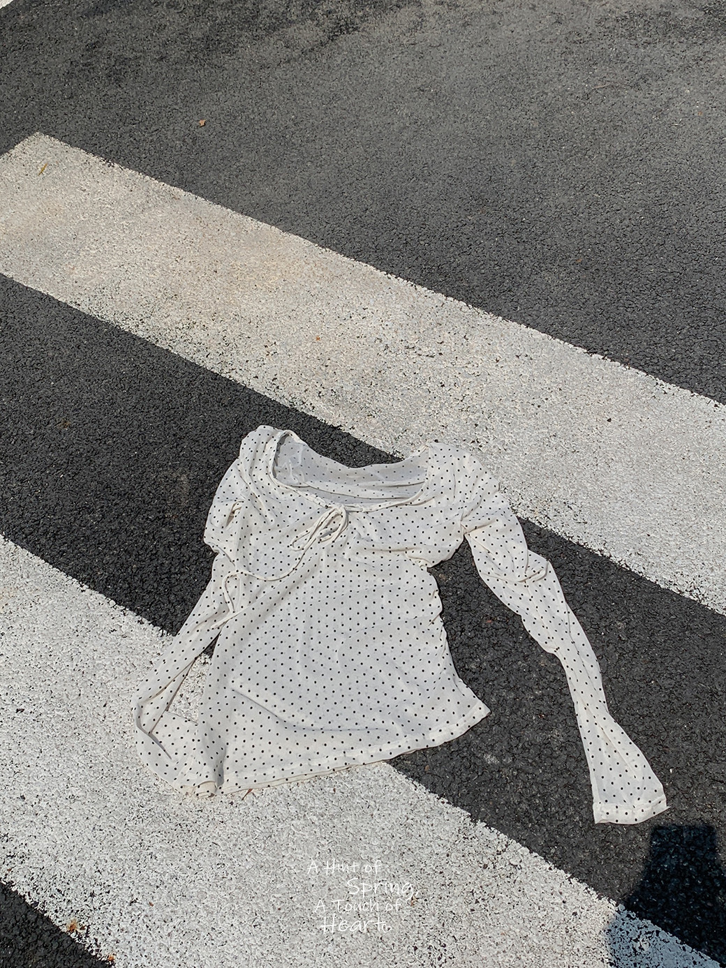 (G10)透膚波點上衣-1色