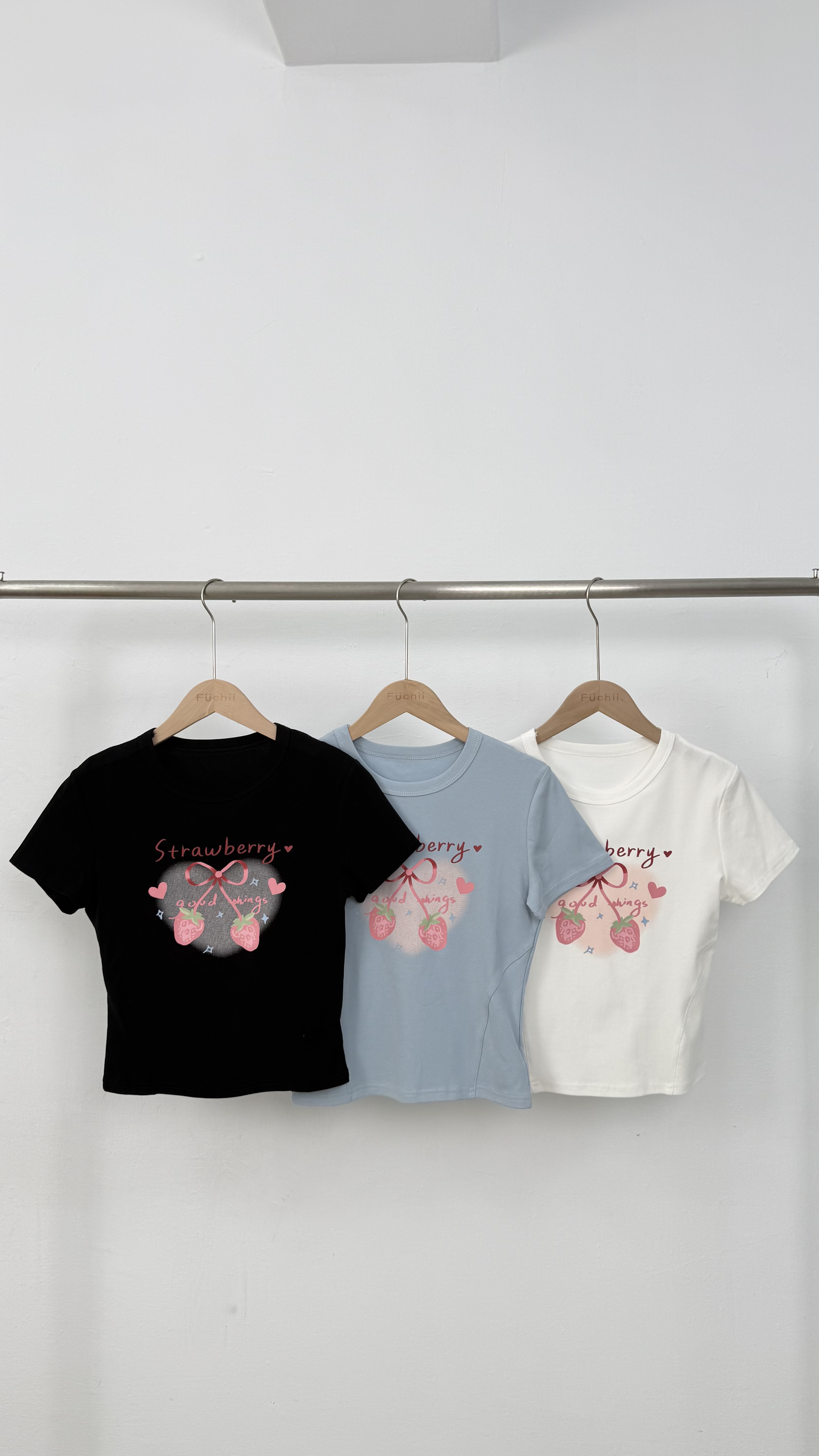 NEW可愛草莓愛心刷色短T