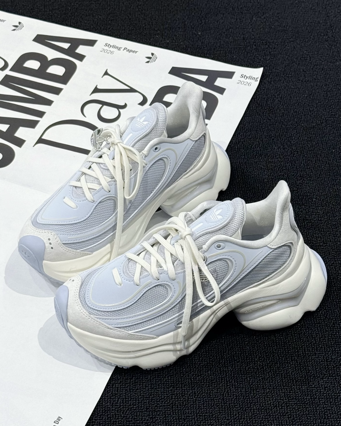 Adidas Originals Ozvenuz 淺藍白色 浮蝶鞋 厚底 慢跑鞋 老爹鞋 女鞋