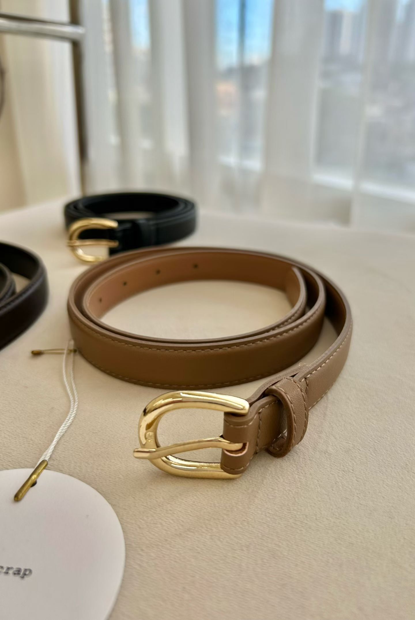 ST1 簡約金扣皮帶