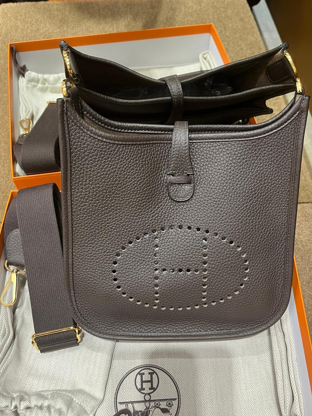 Evelyne 23 46 ebene cc K