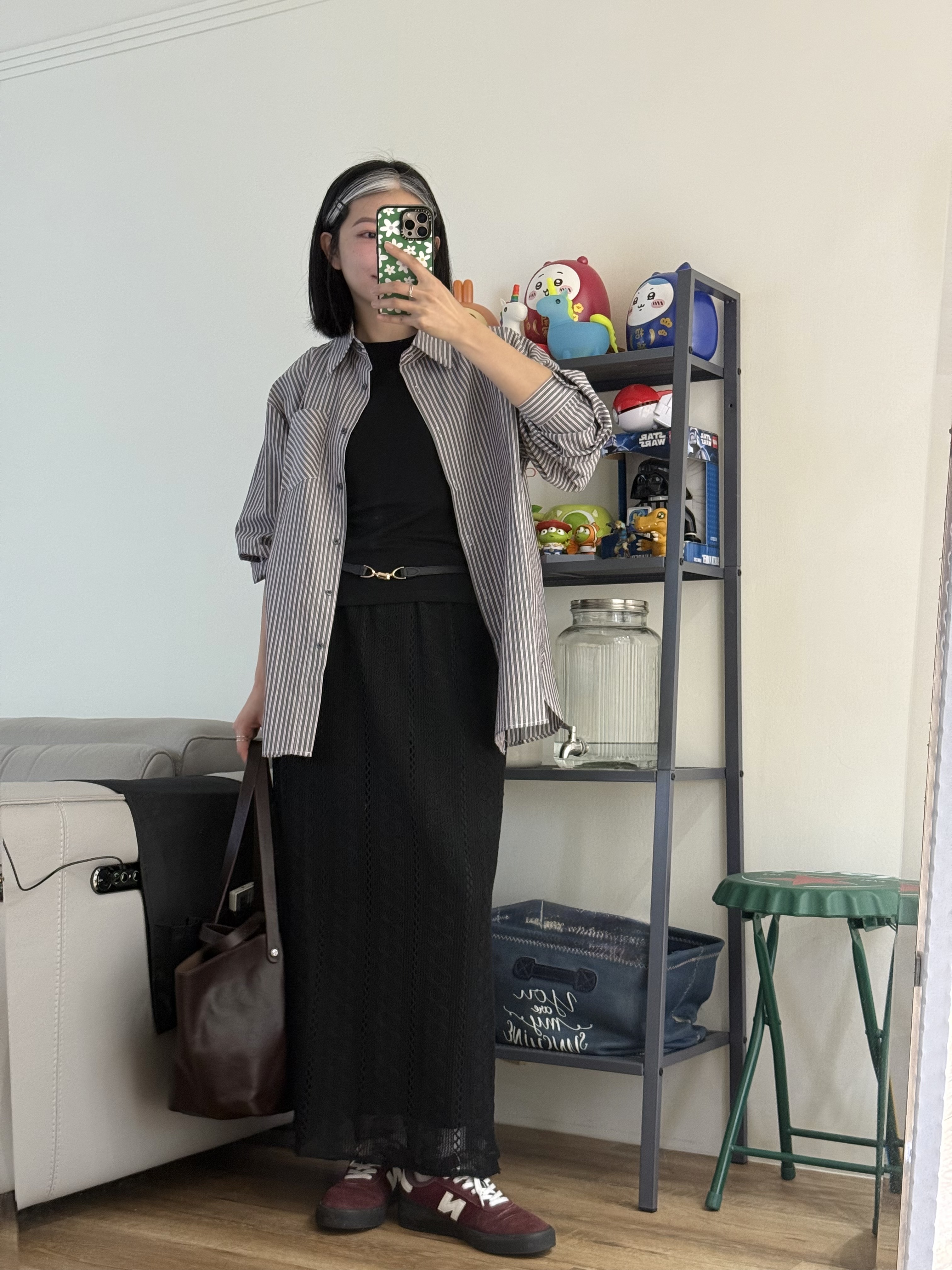 走路自帶風！鏤空針織長裙 (黑)