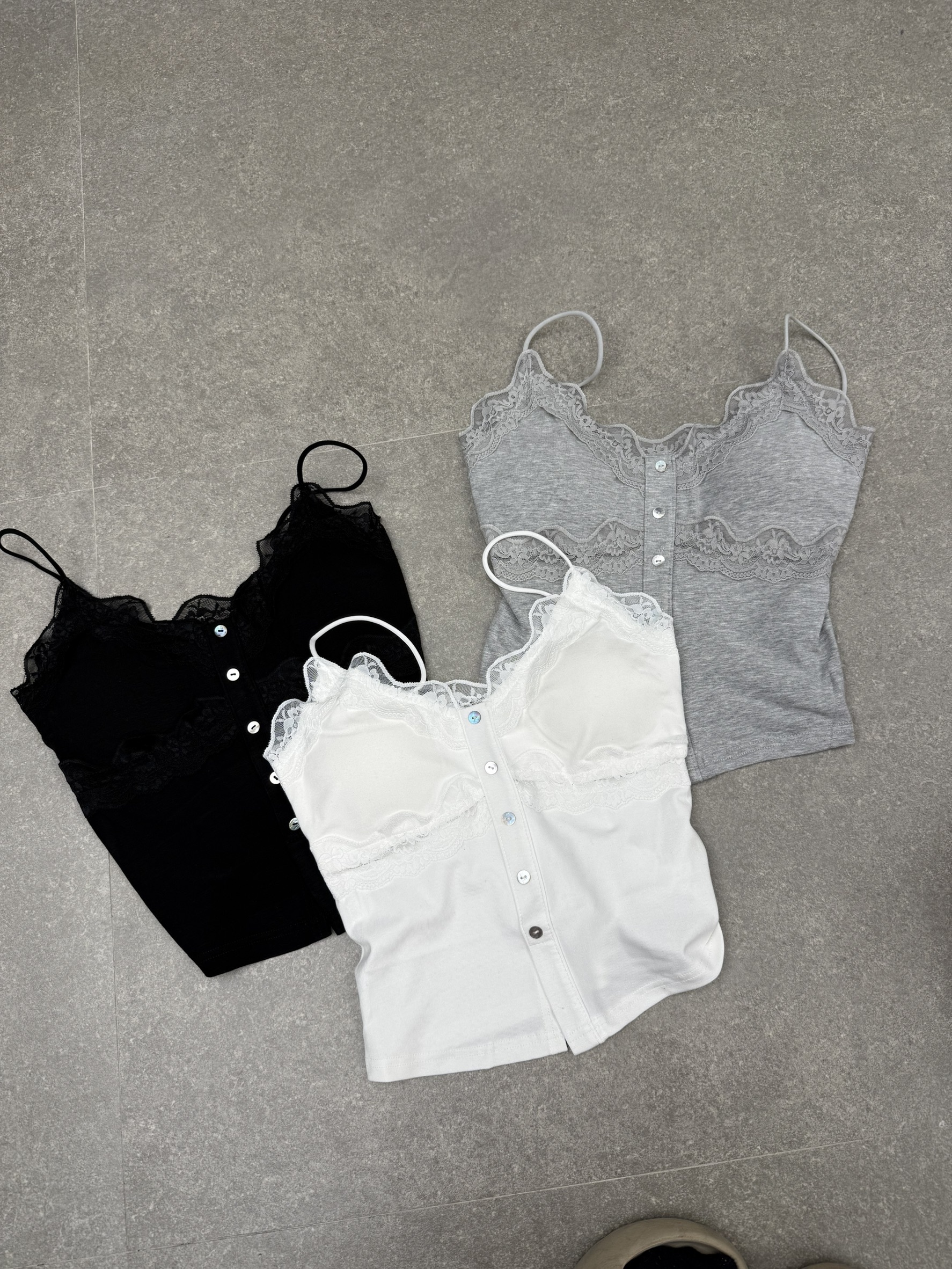 貝殼釦細肩純棉小可愛