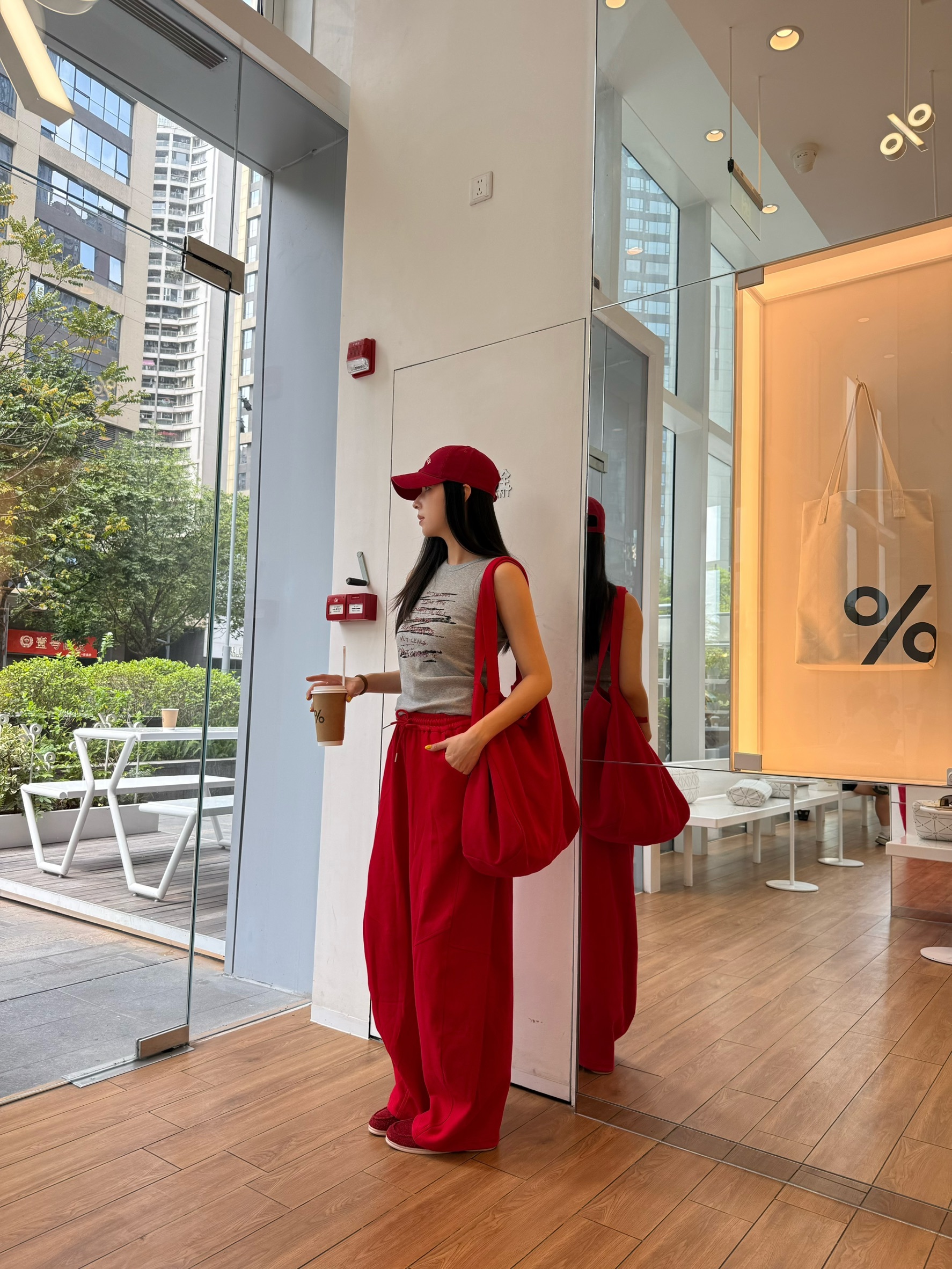 紅色休閒彎刀棉褲