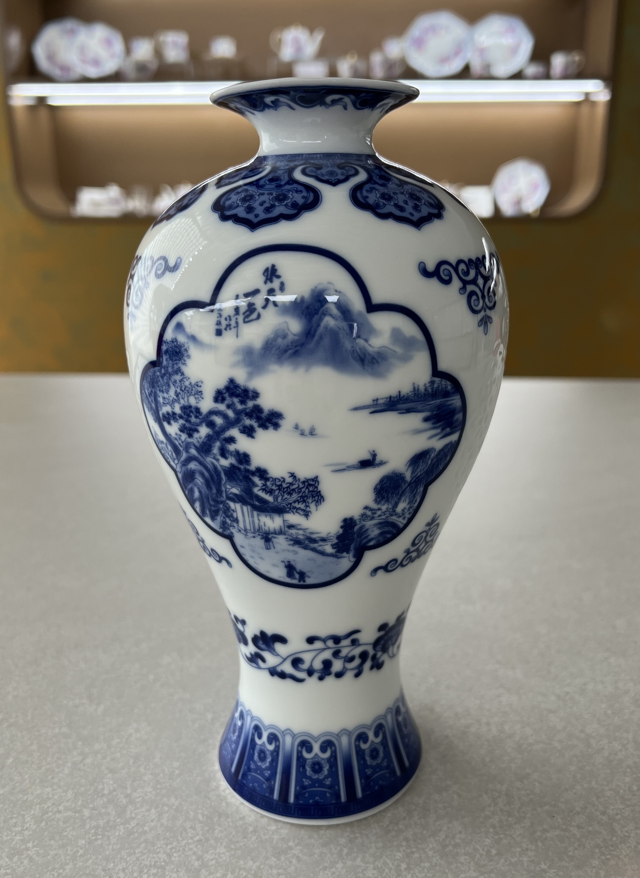 WY011 R11 24cm玉泥青梅瓶 SP11189