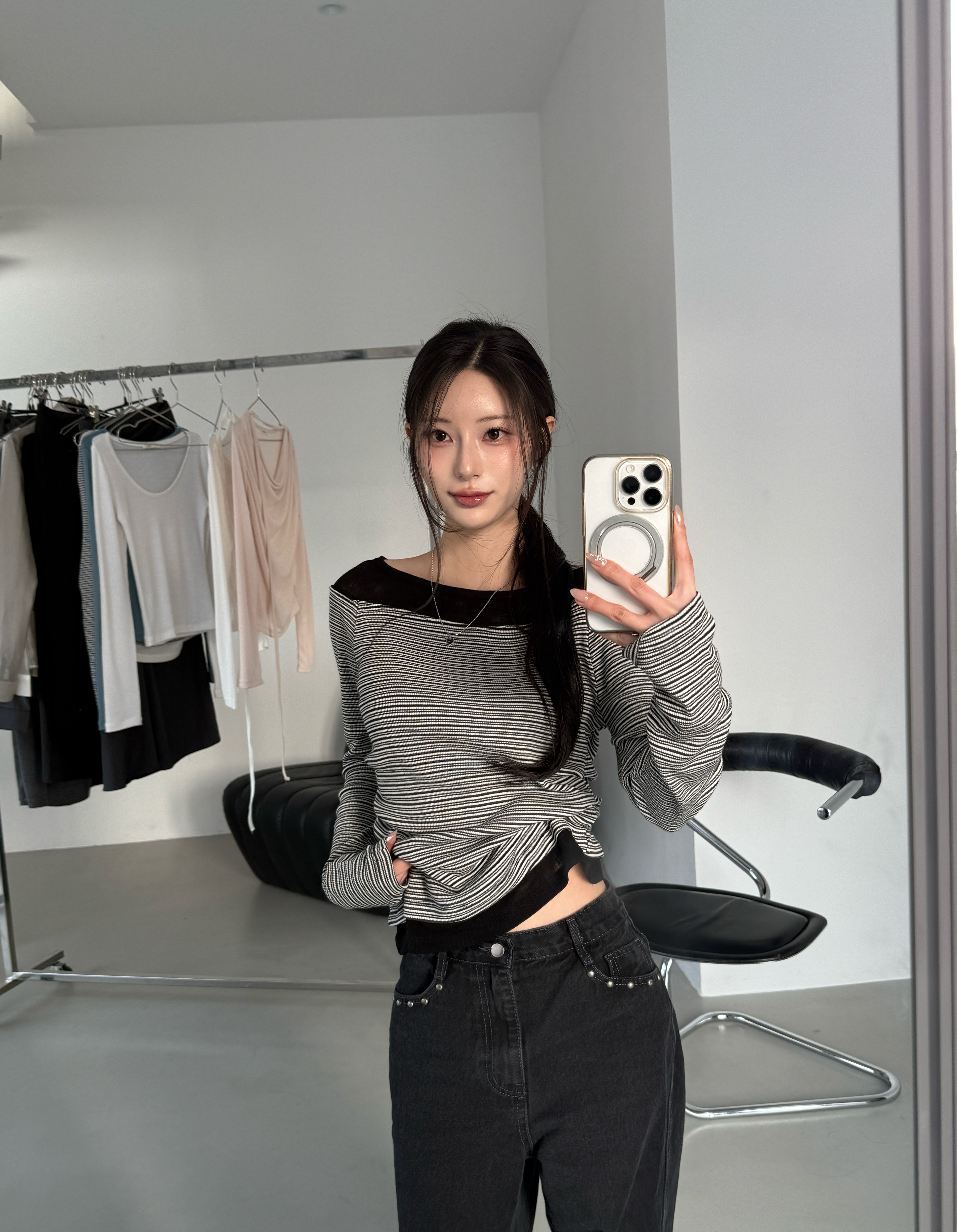 N30  Noir霧黑銀飾直筒丹寧褲