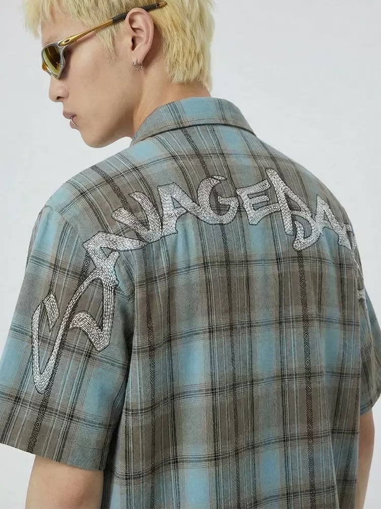 復古格紋字母刺繡短袖襯衫