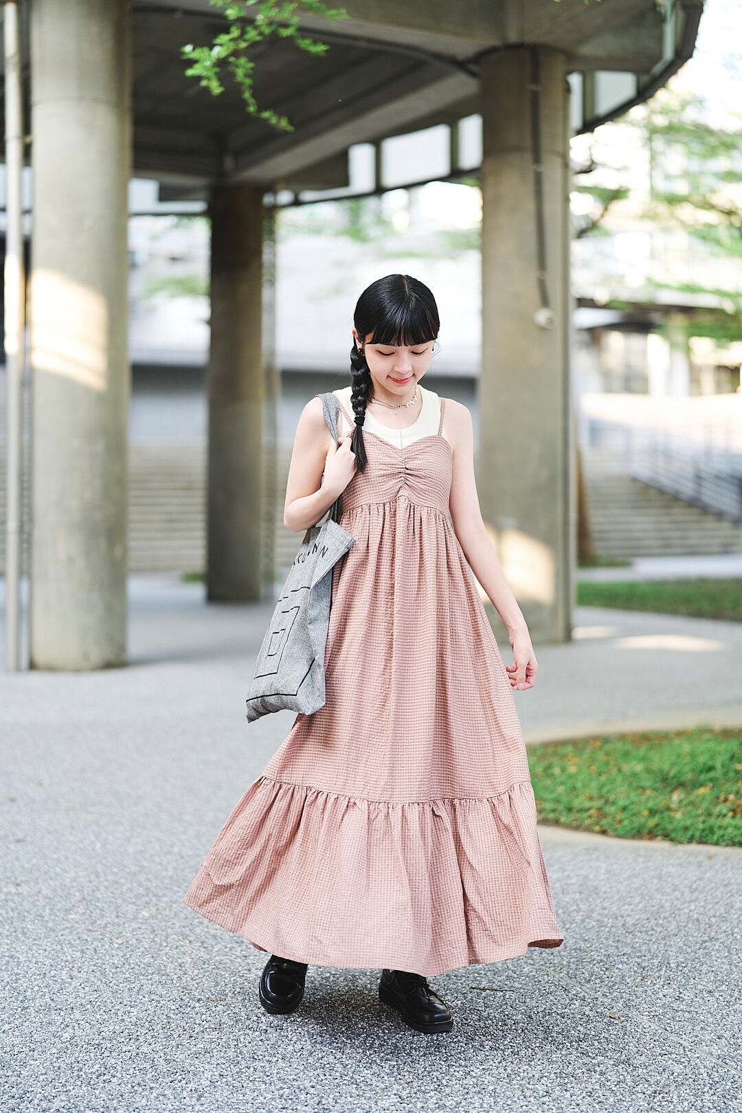 (預購)停在夏至前夕！小格紋細肩吊帶裙(兩色-莫蘭迪粉)
