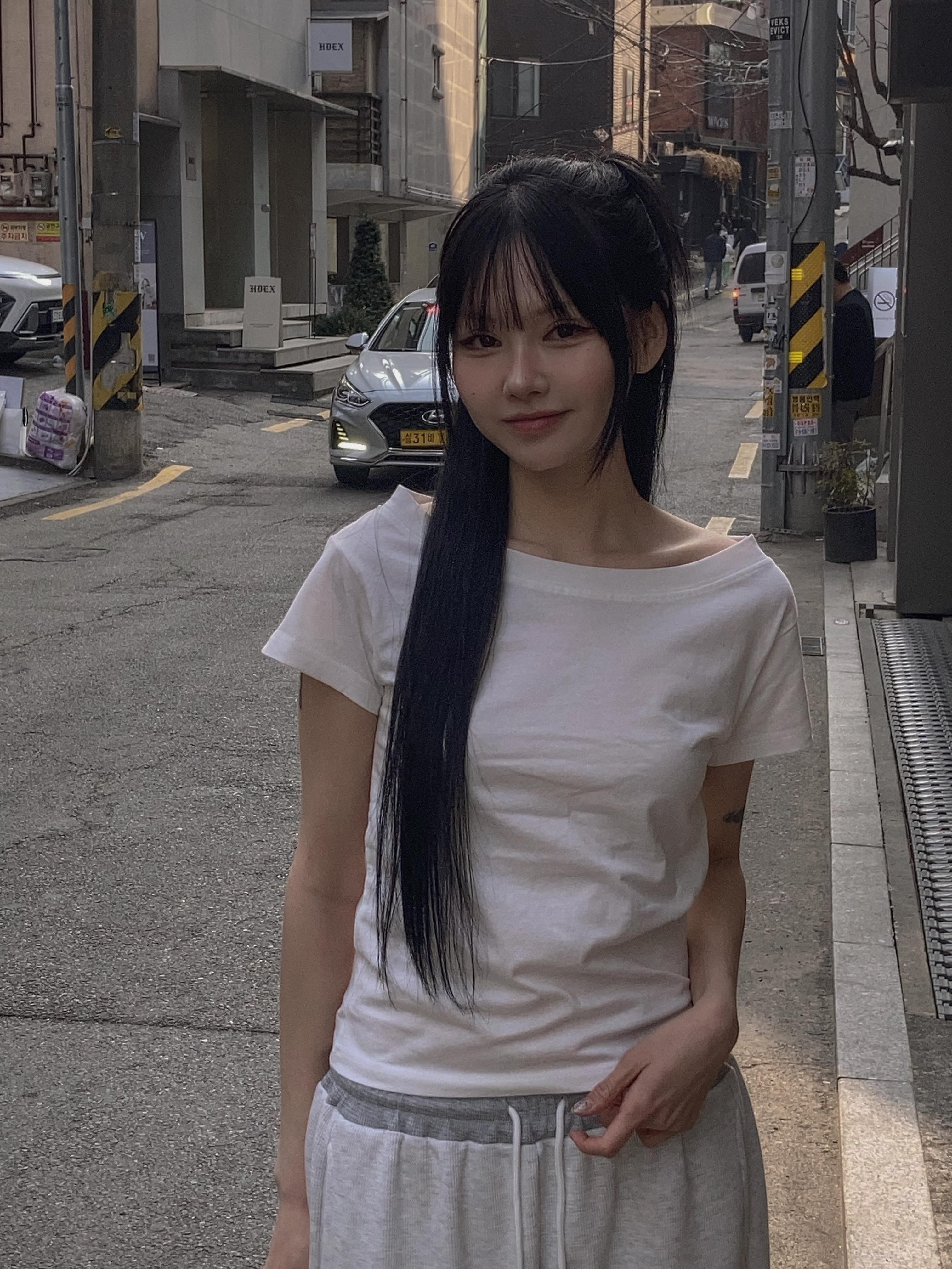 純色～可單肩～圓領上衣