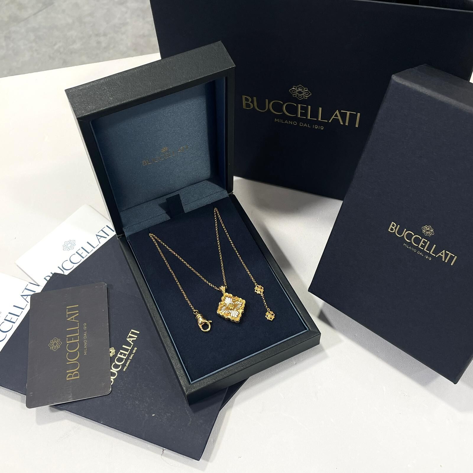 全新BUCCELLATI OPEAR TULLE Necklace, 黃金貝母吊墜, 布契拉提項鏈/頸鏈 #BRAND NEW #香榭站正品