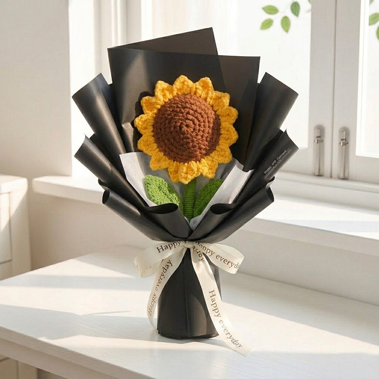 黑色包裝手作巨型編織向日葵花束,陽光白窗白桌上