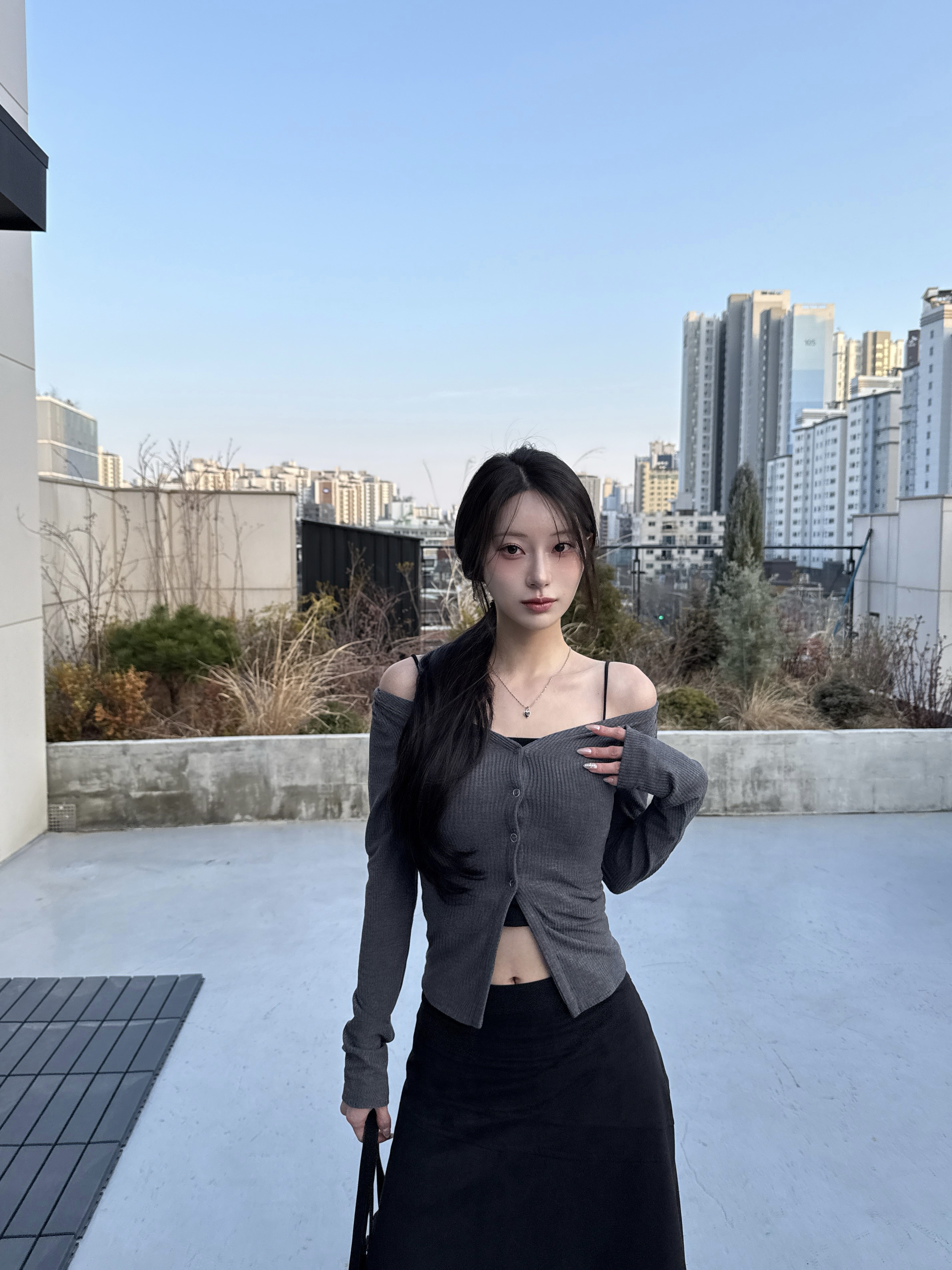 N18 沙漠不規則半裙 (黑)