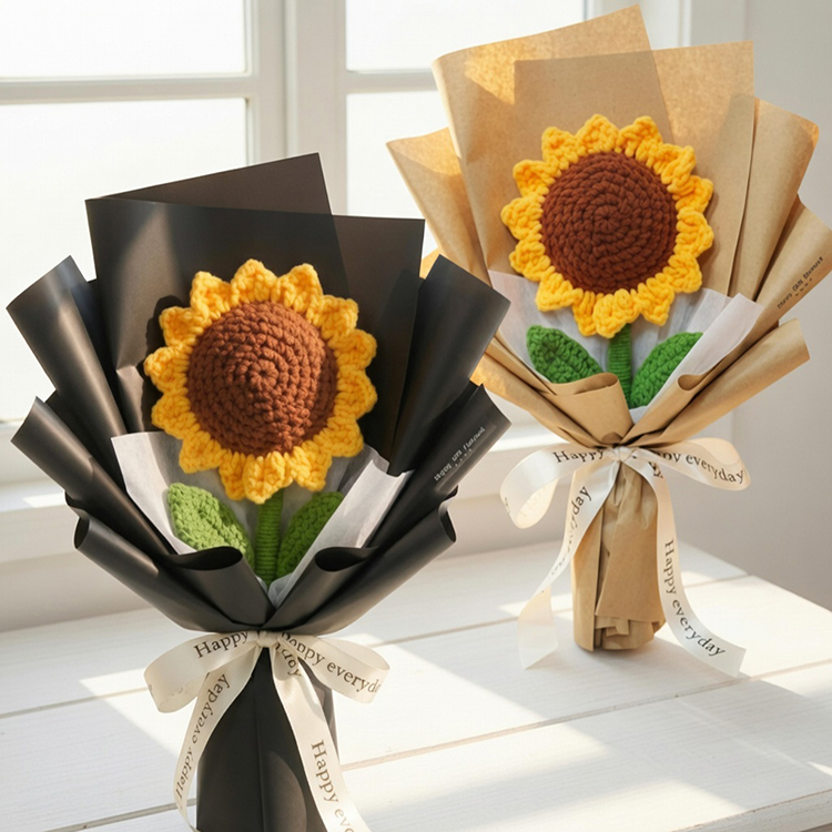 牛皮紙色綠色包裝,手作巨型編織向日葵花束,陽光白窗白桌上