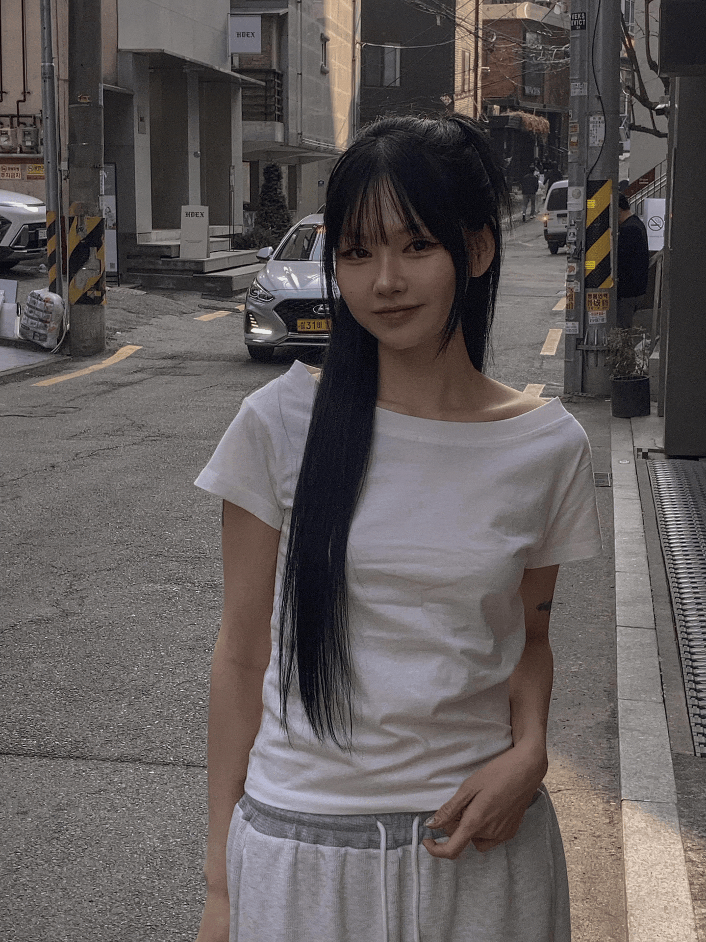 3月份連線贈品 - 可單肩純色圓領上衣