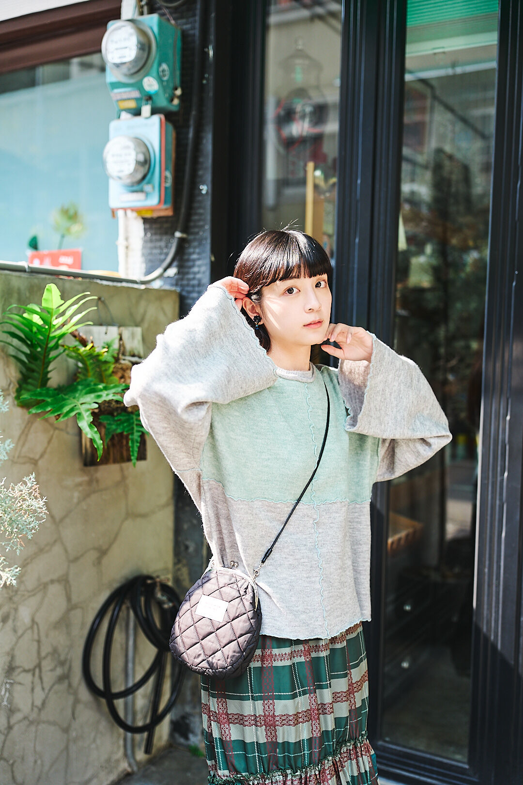 (限量)繾綣意！撞色捲邊設計針織衫(三色-薄荷綠)