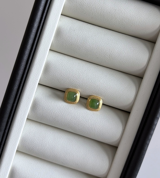 碧玉方形款耳釘