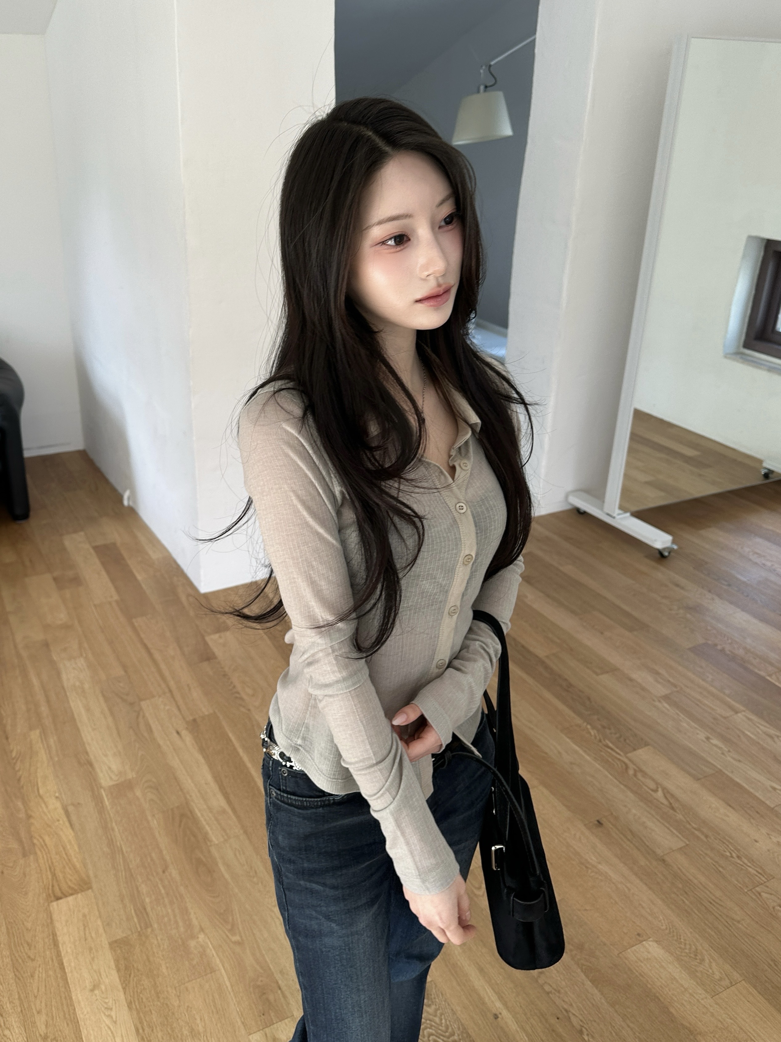 N04 不一樣的透膚上衣 (灰卡其)