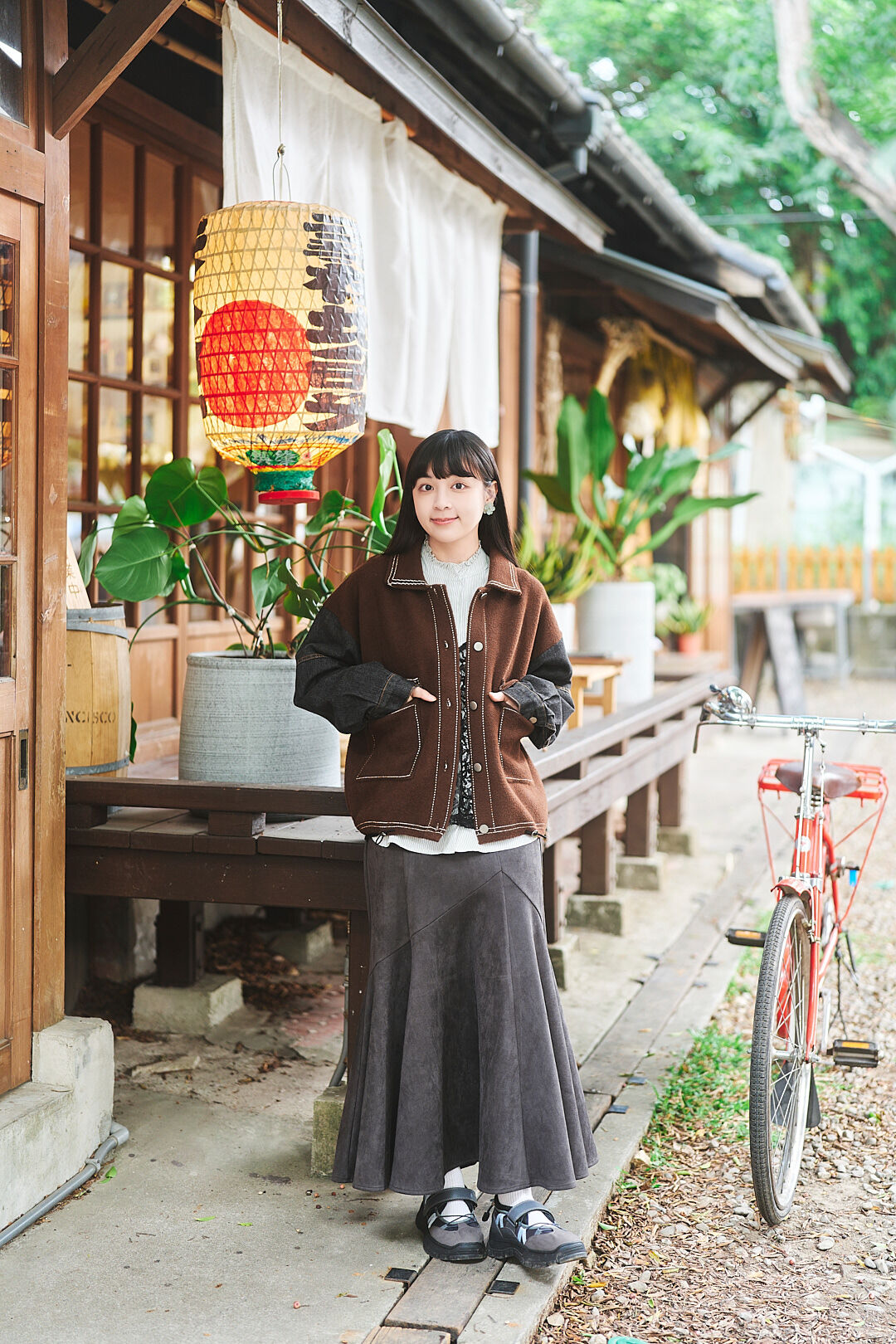 (限量)陪你的日子！撞色車線丹寧拼接夾克(三色-布朗棕)