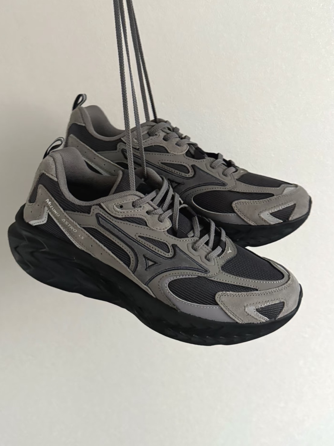 MIZUNO ASTRO LS 機能鞋 淺灰 輪胎齒 增高 芝麻黑灰