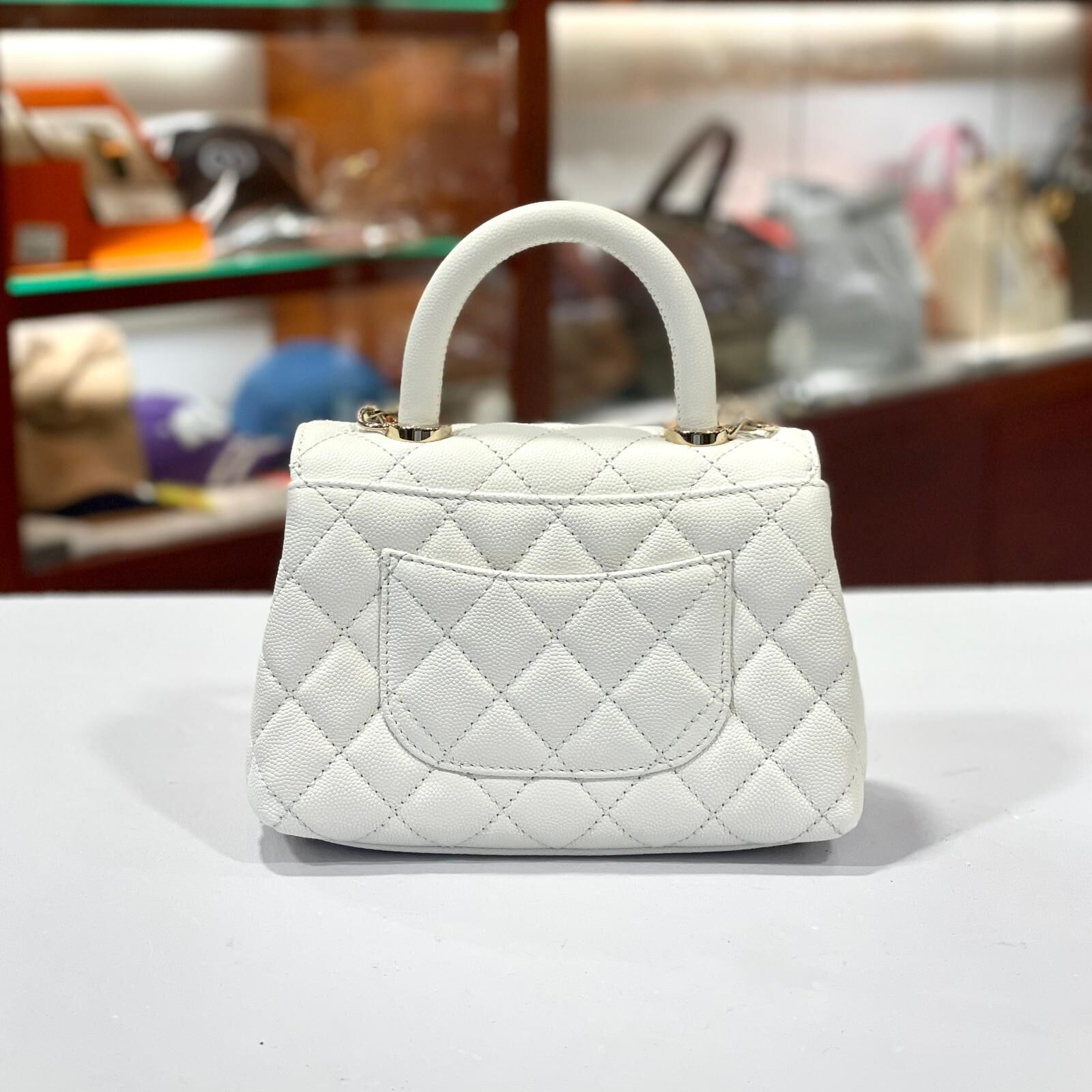 本週出位價!!! 全新CHANEL COCO HANDLE SMALL AS2215 白色荔枝皮淡金@晶片款 #BRAND NEW #香榭站正品