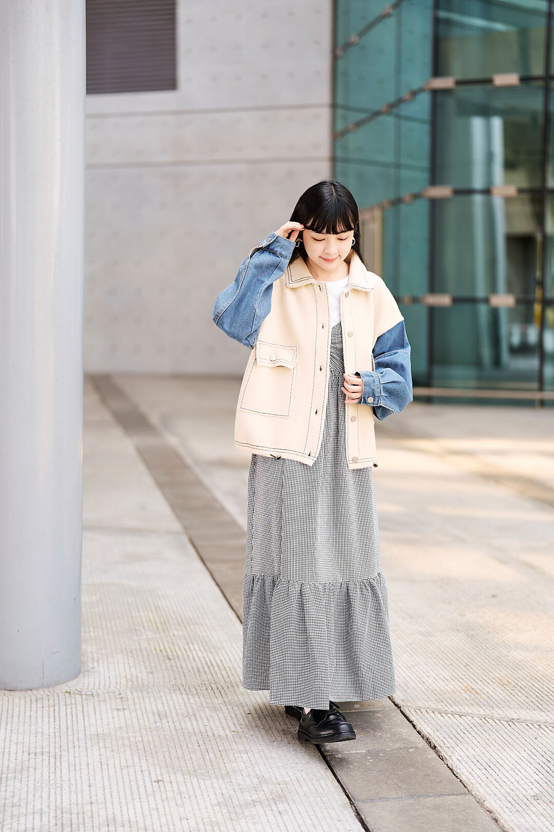 (限量)陪你的日子！撞色車線丹寧拼接夾克(三色-象牙)