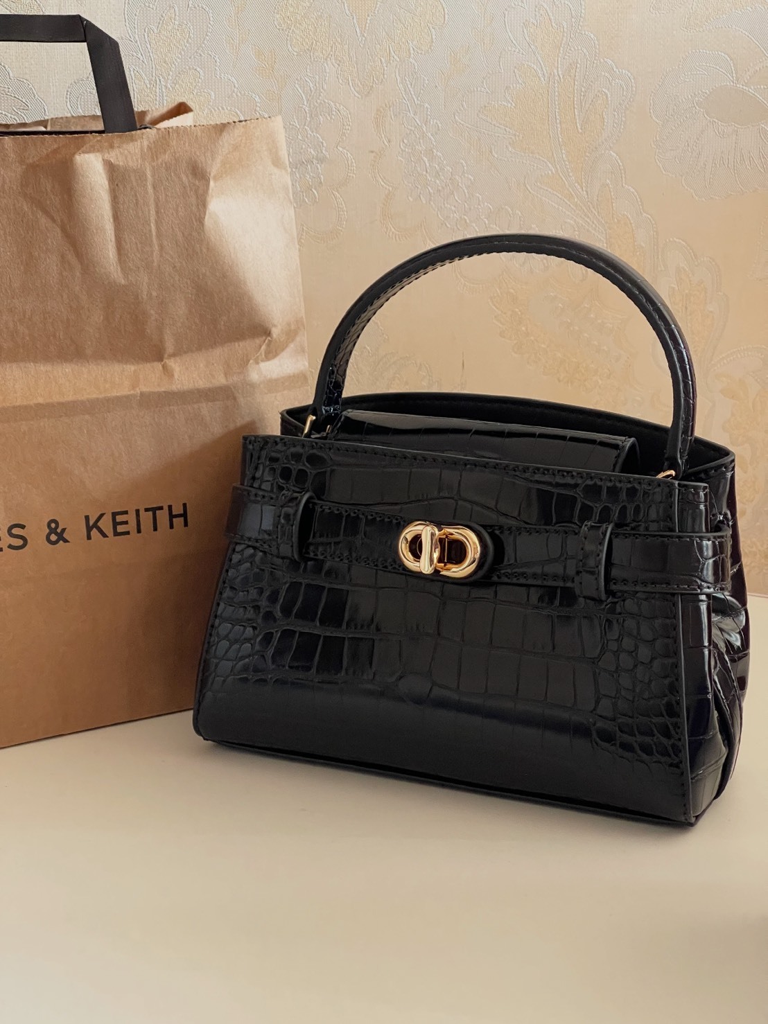 CHARLES & KEITH 小CK 鰐魚紋 凱莉包