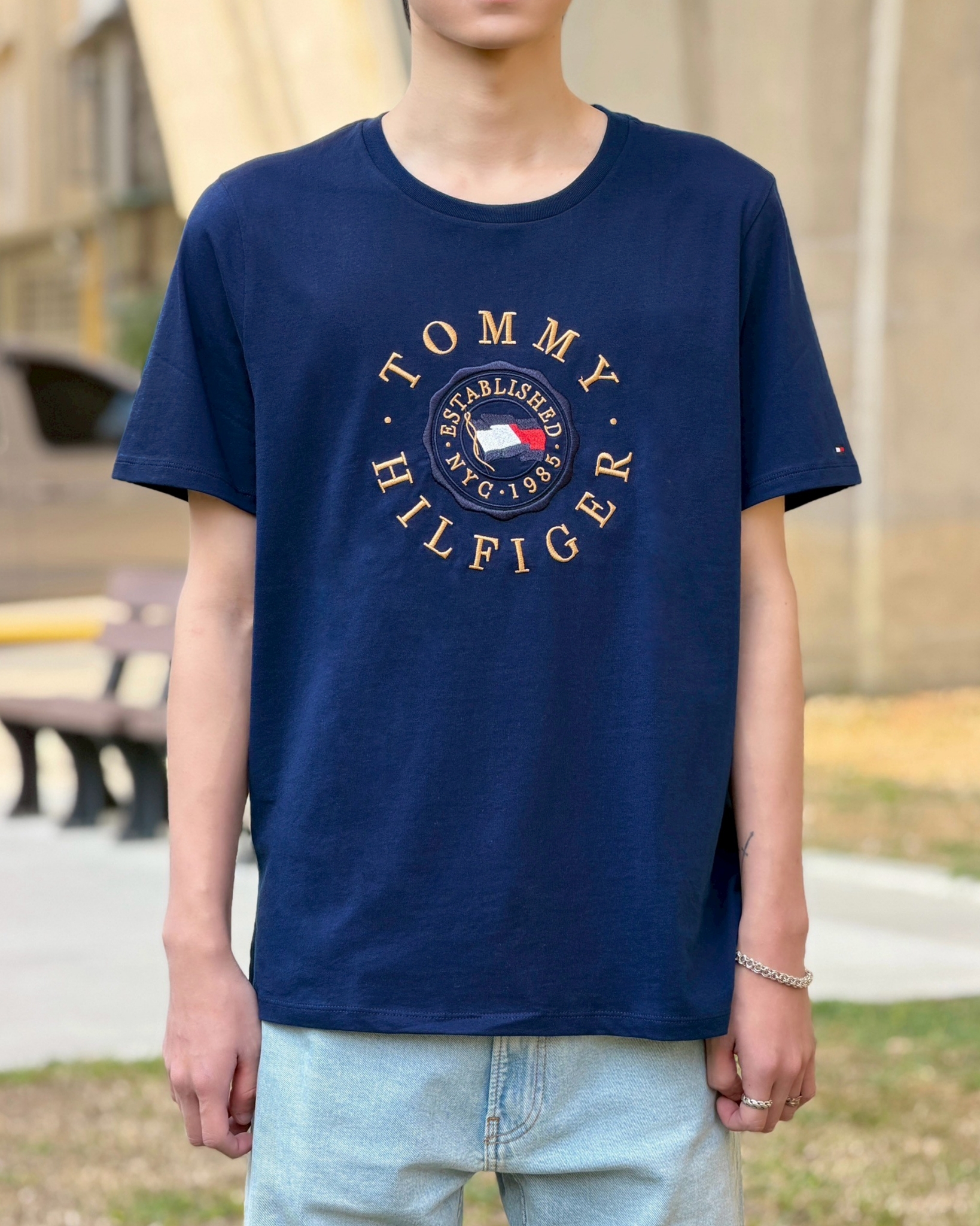 Tommy Hilfiger 金字電繡圓圈字母 短袖上衣 短T