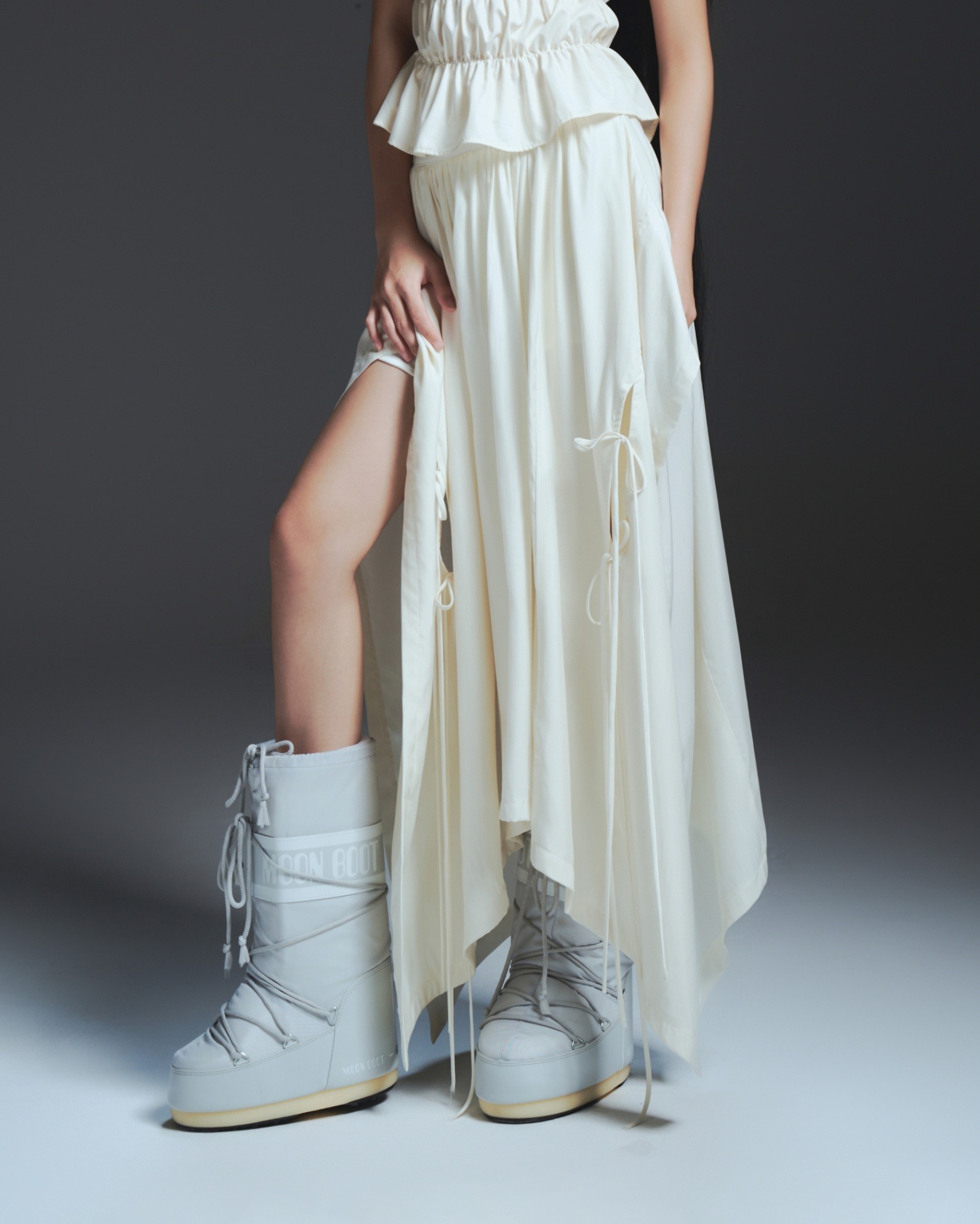 【預購】越南女裝品牌 BUNNYHILL TWYLA SKIRT 蝴蝶結垂墜天絲裙 (IVORY)