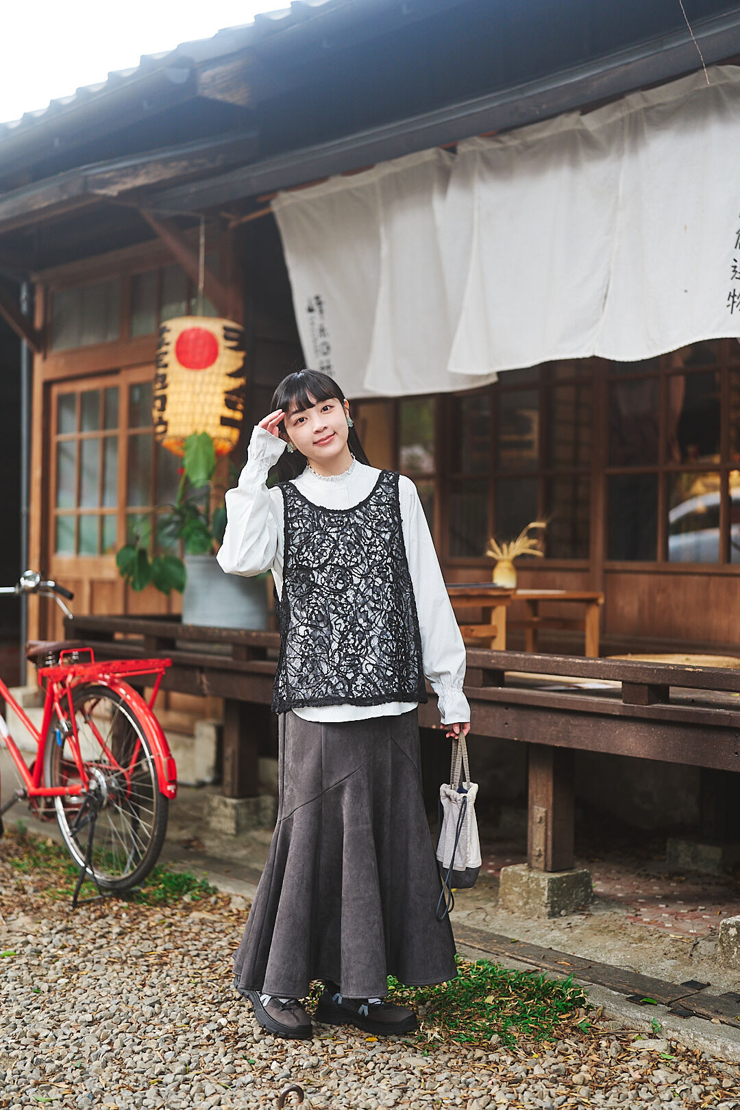 (限量)米蘭窗！2way刺繡拉塞爾蕾絲背心(兩色-濃黑)