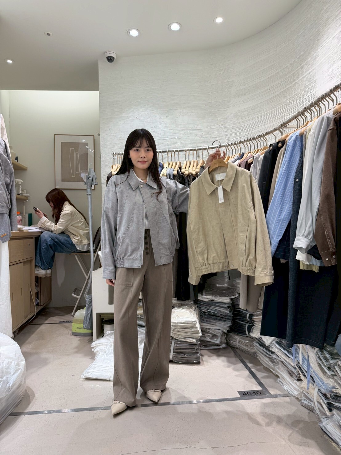 2B6002 仿皮質車線反領外套