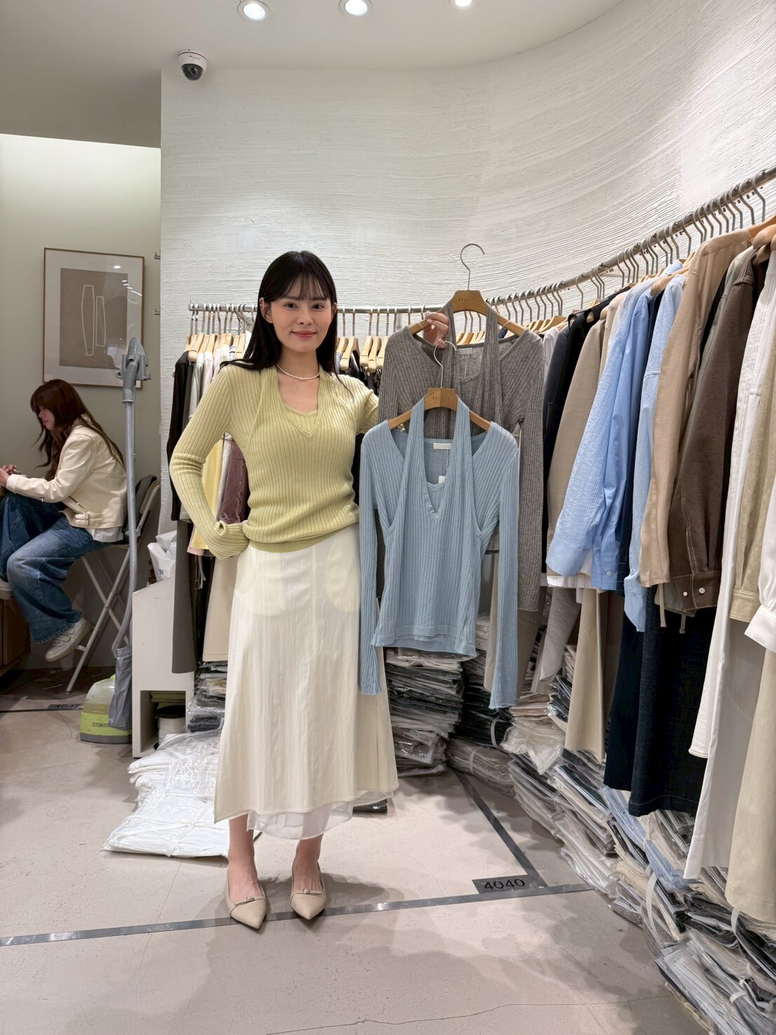 2B6011 坑紋柔軟掛脖長由上衣