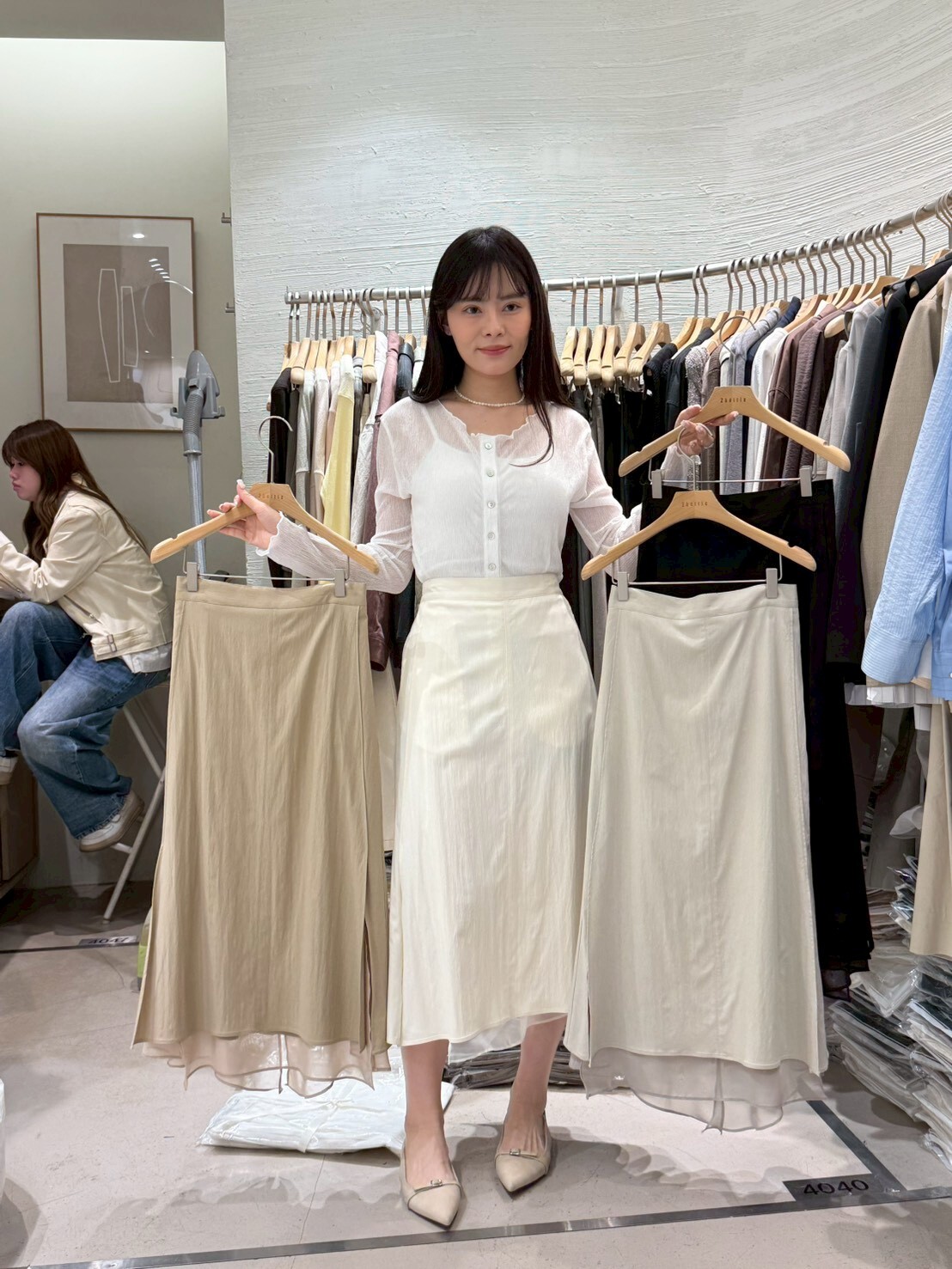 2B6001 光澤緞面側開衩長裙