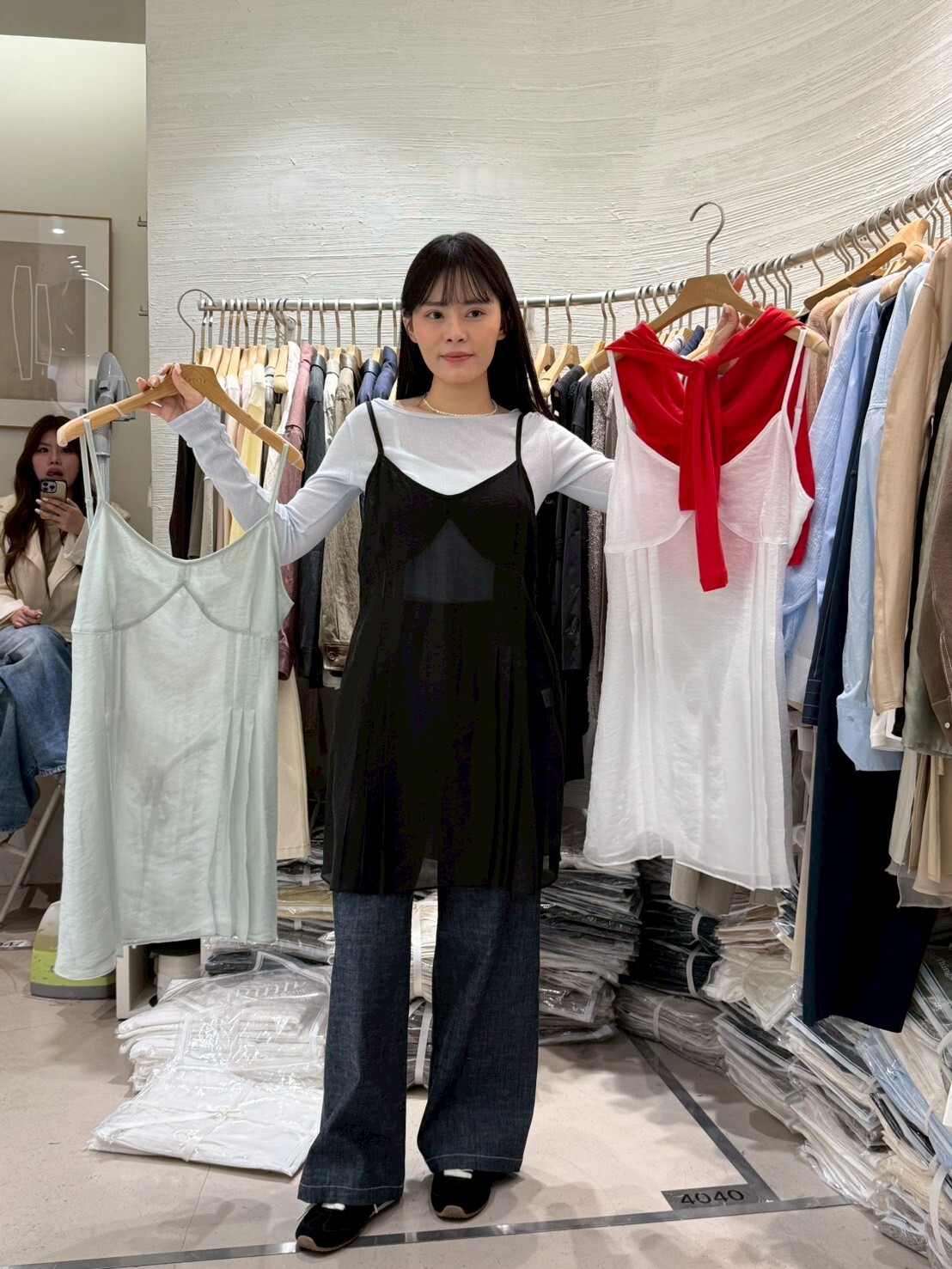 2B6013 兩側壓摺吊帶上衣