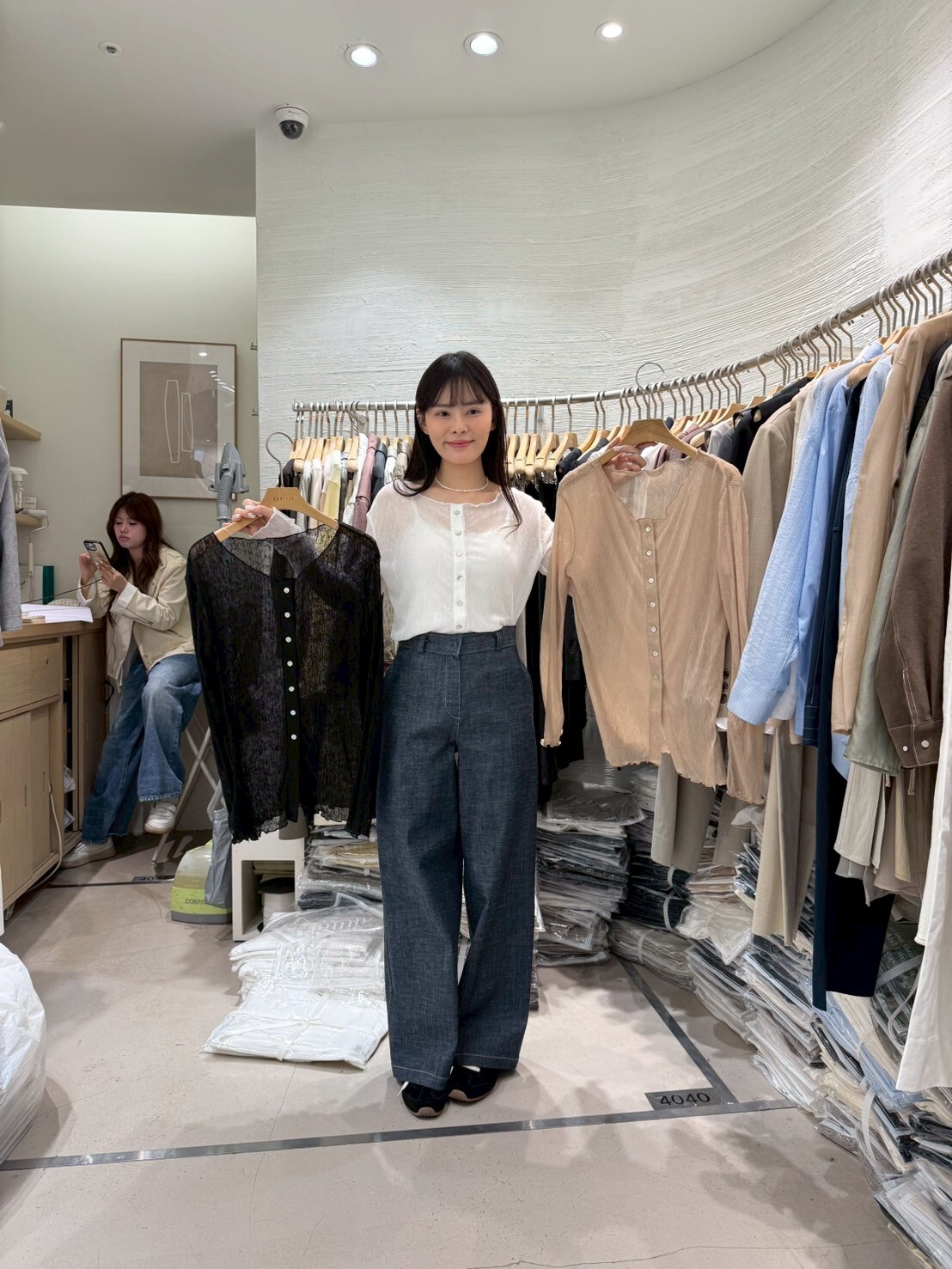 2B6014 女神透膚木耳邊上衣