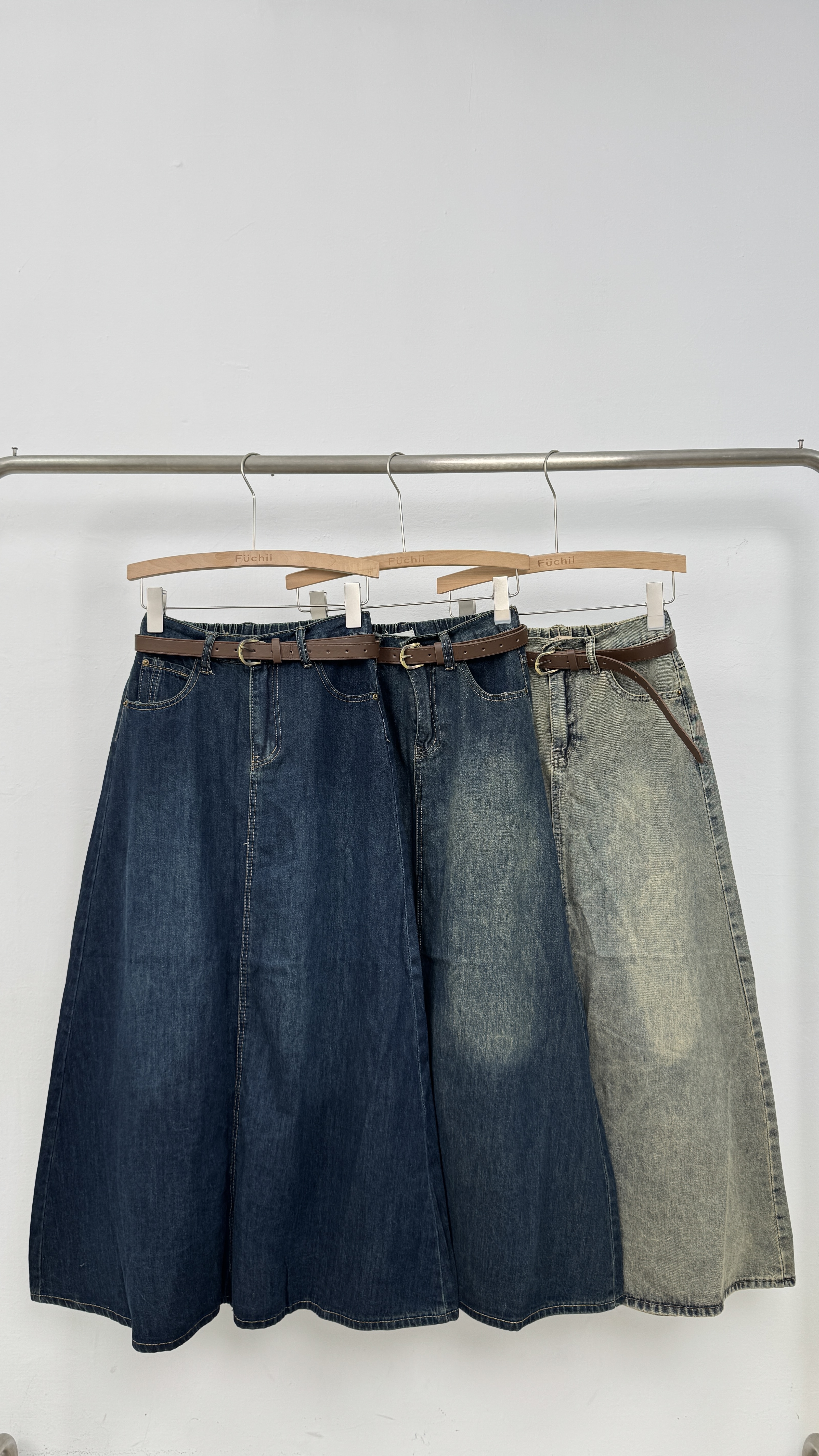 B89經典回歸款🔥復古感半鬆緊牛仔長裙(附皮帶)