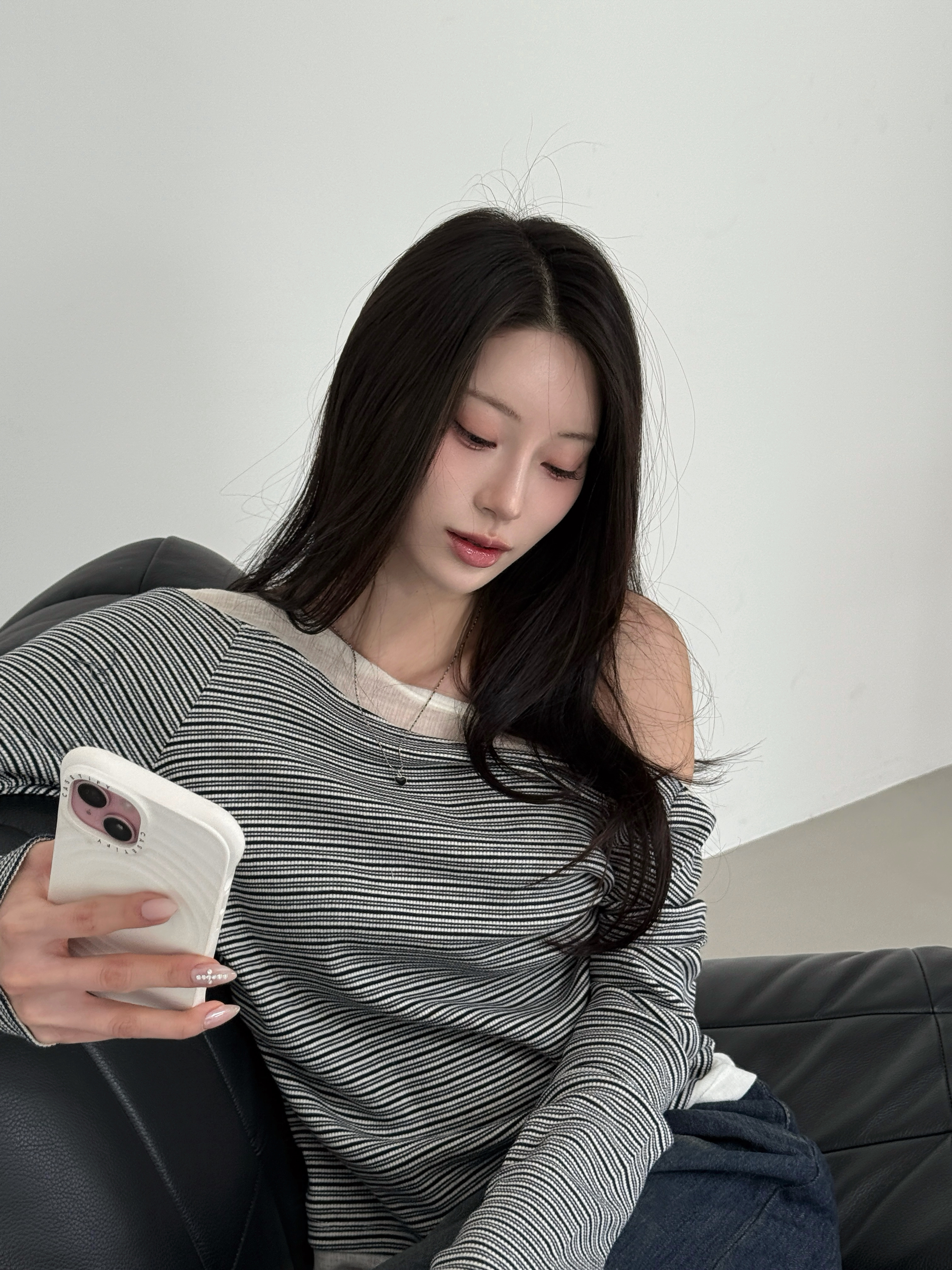 N32  Slow hour拼色抓褶條紋上衣 (白)